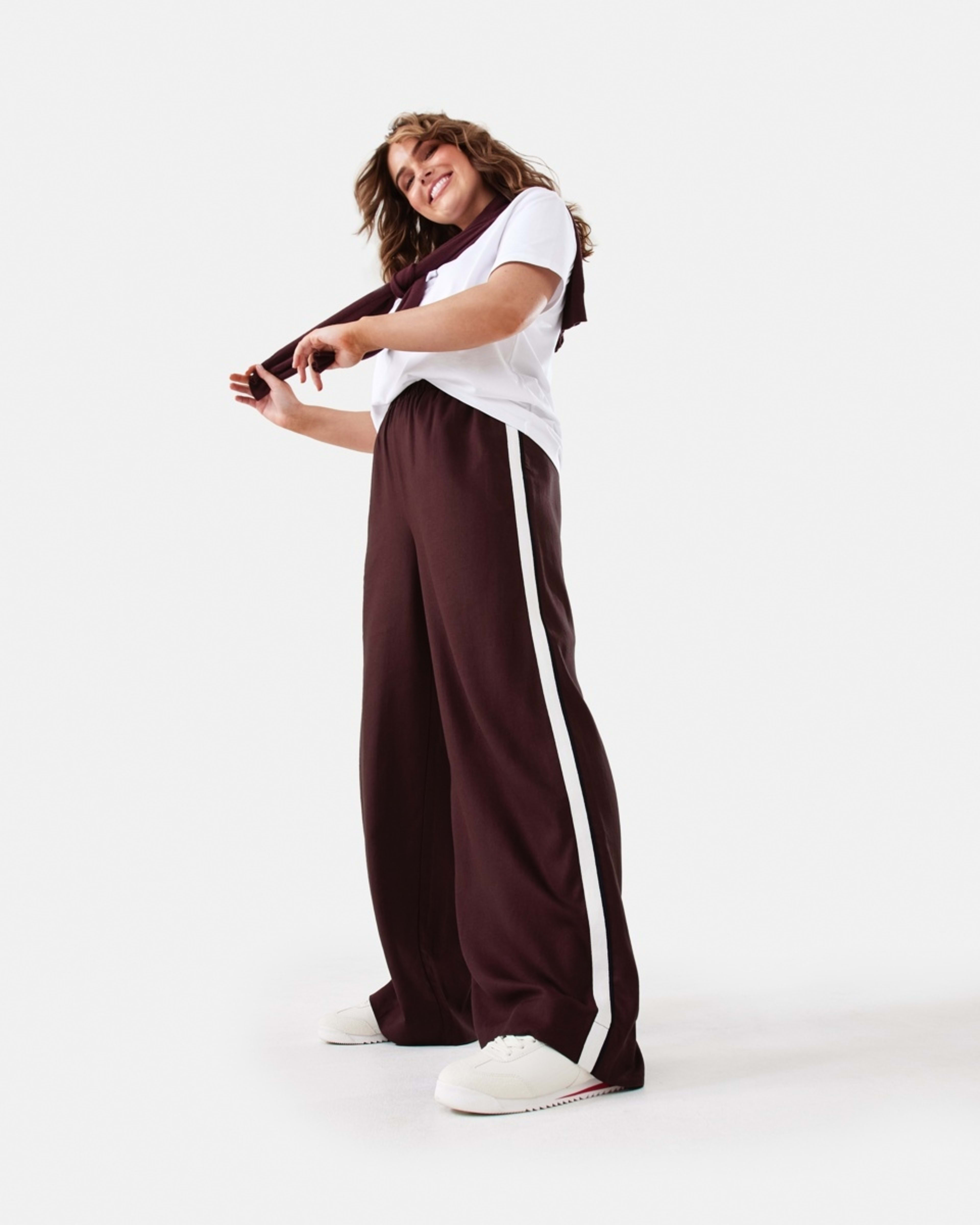3 Wide Leg Side Tape Pants WARM MULBERRY, 3 of 6