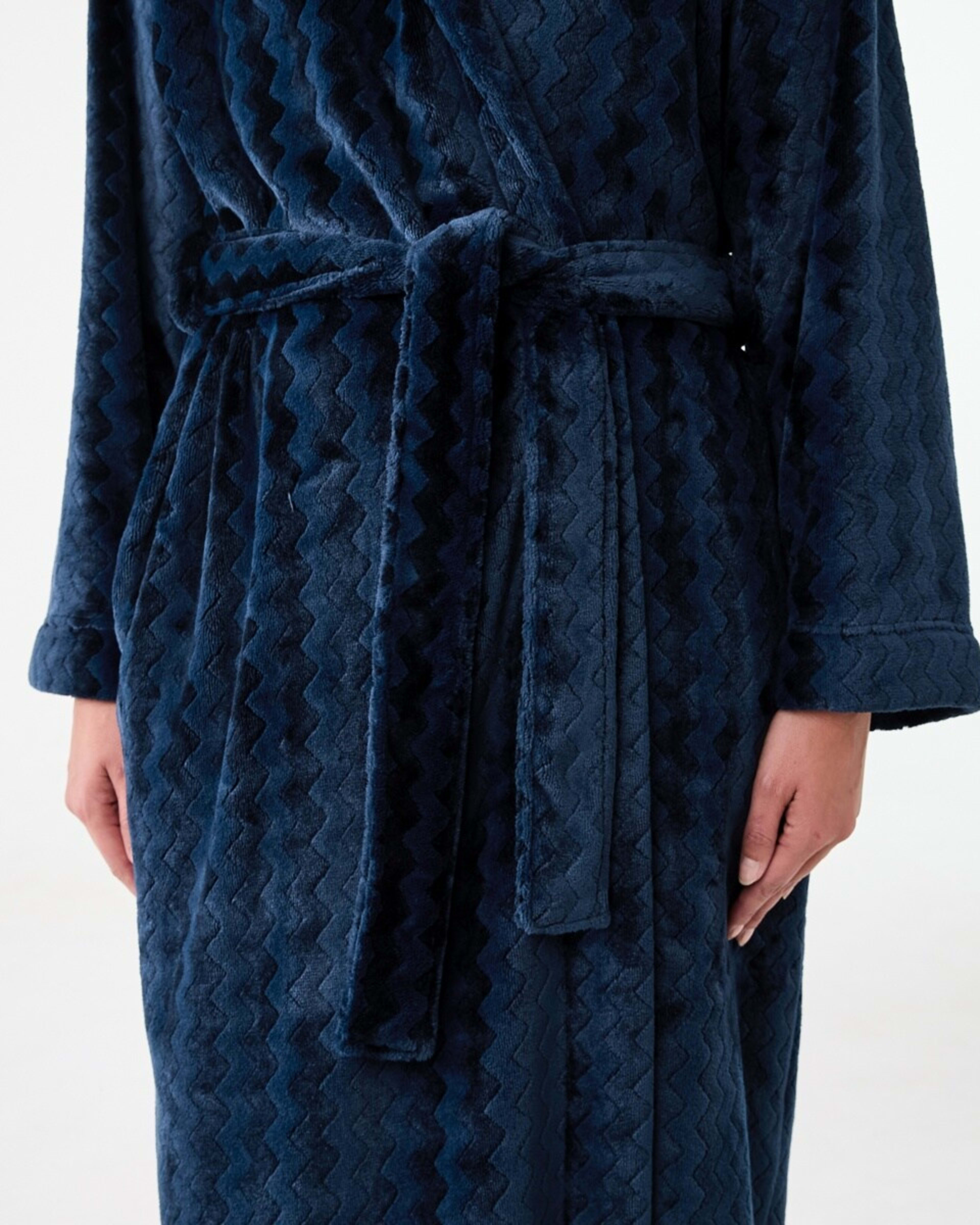 6 Textured Hood Gown Midnight, 6 of 7