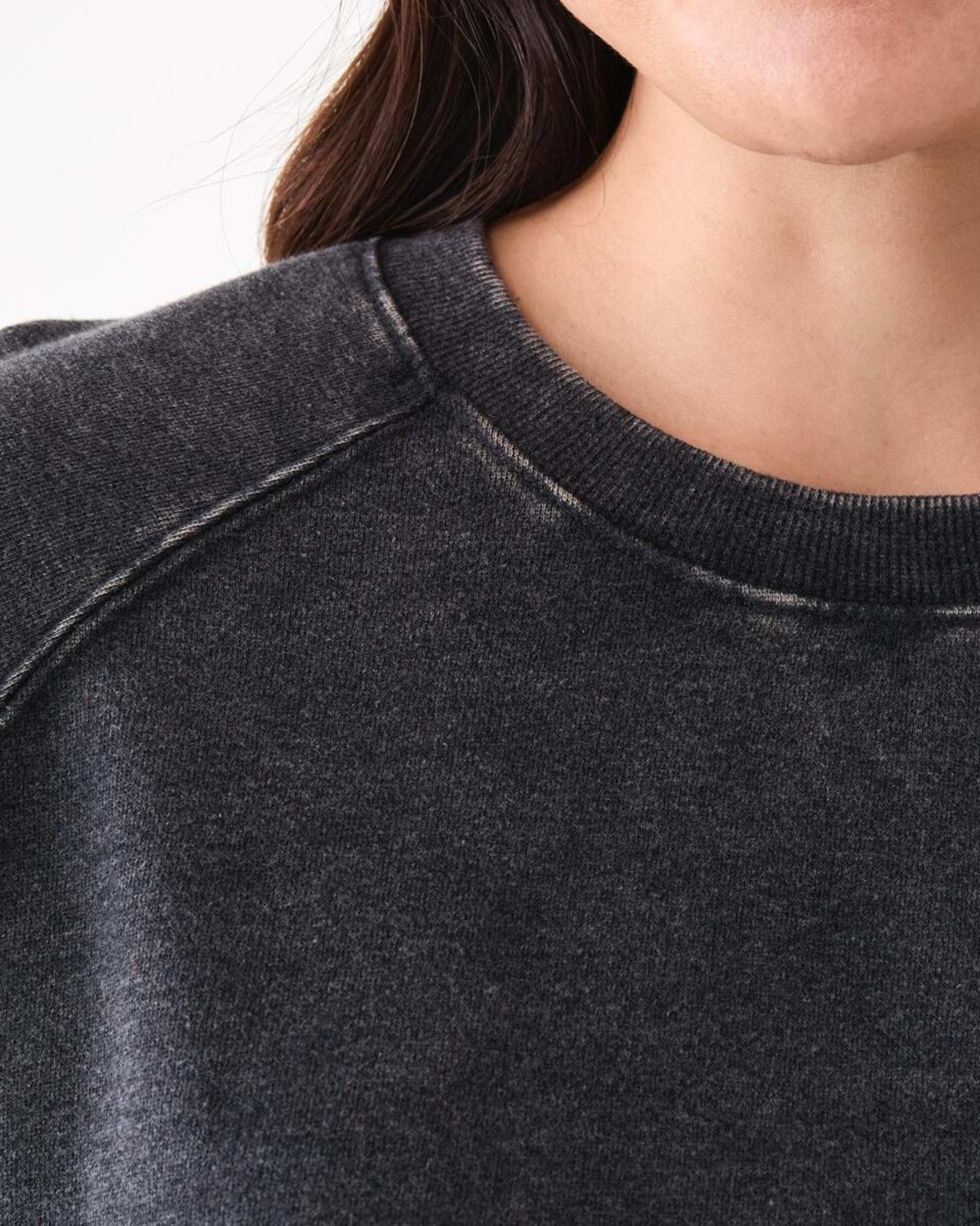 5 Long Sleeve Washed Sweatshirt Black, 5 of 5