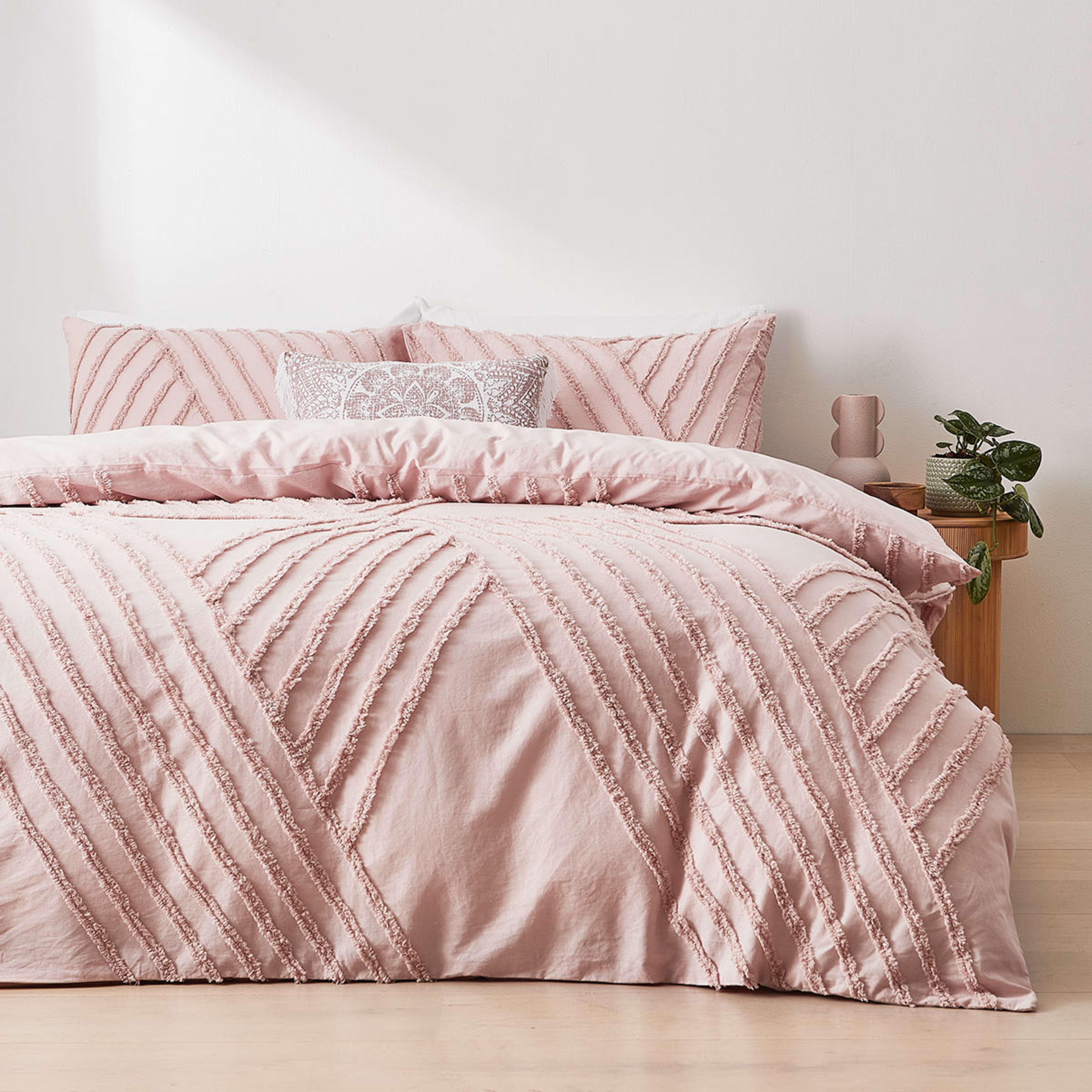 Tarni Cotton Quilt Cover Set - Queen Bed, Pink