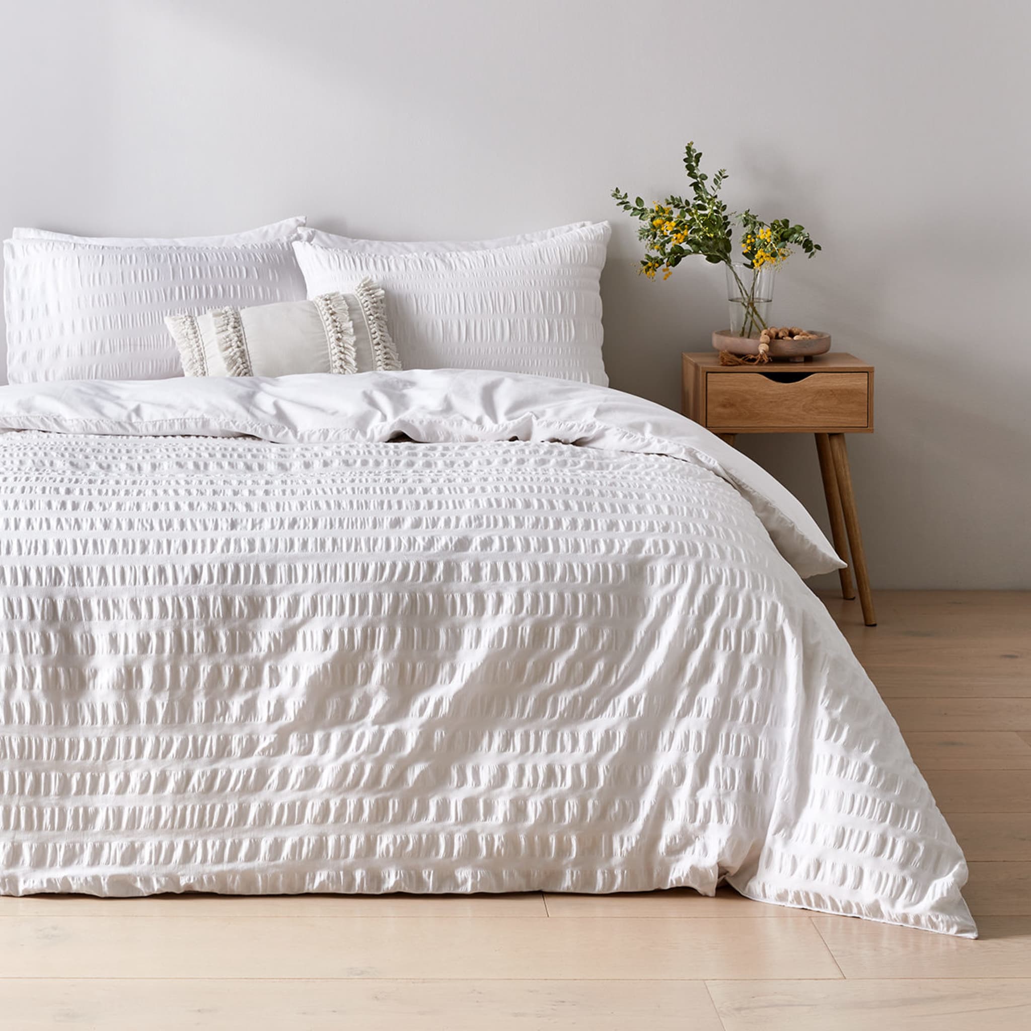 Amity Seersucker Quilt Cover Set Single Bed, White Kmart