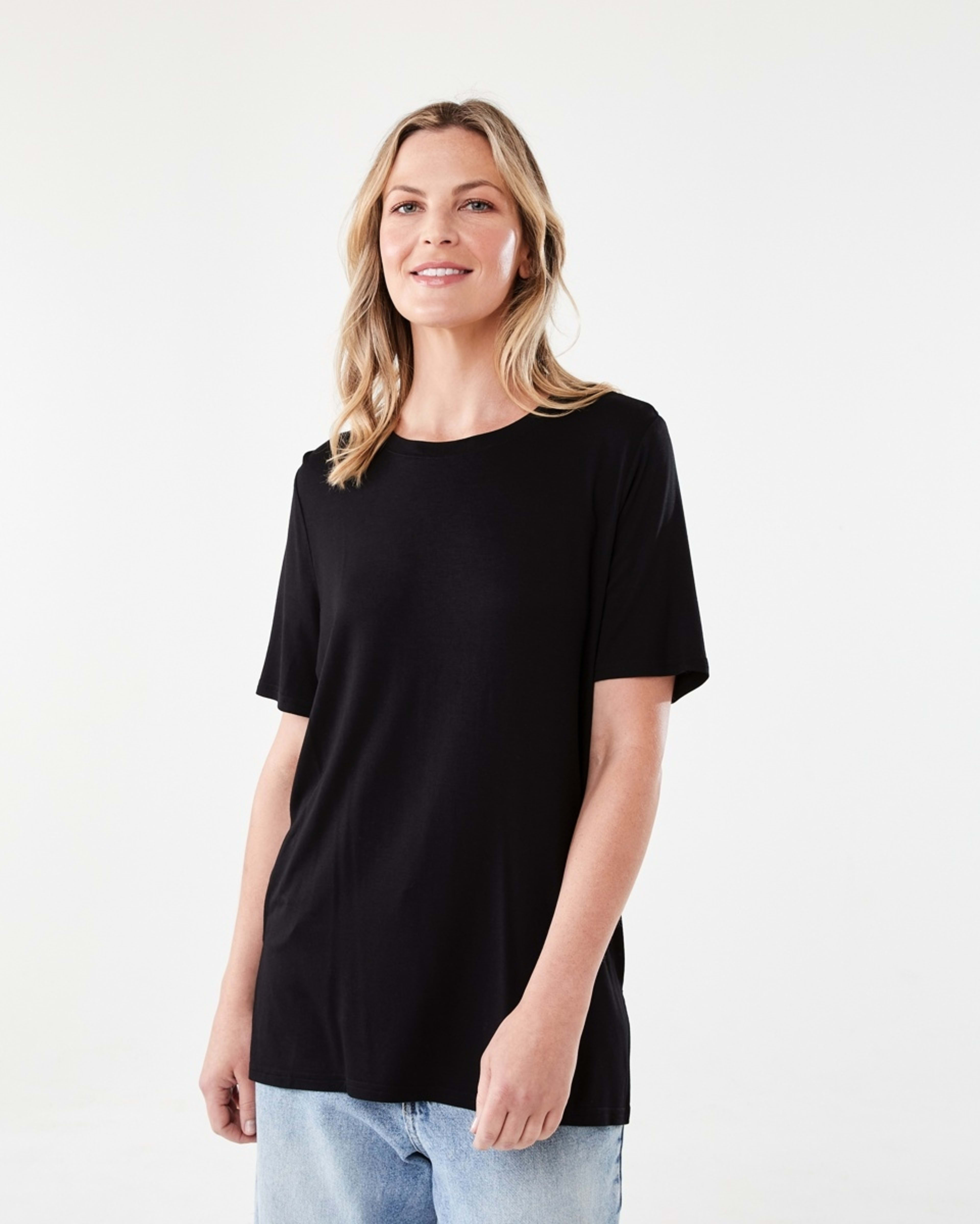 1 Short Sleeve Stepped Hem Tunic BLACK