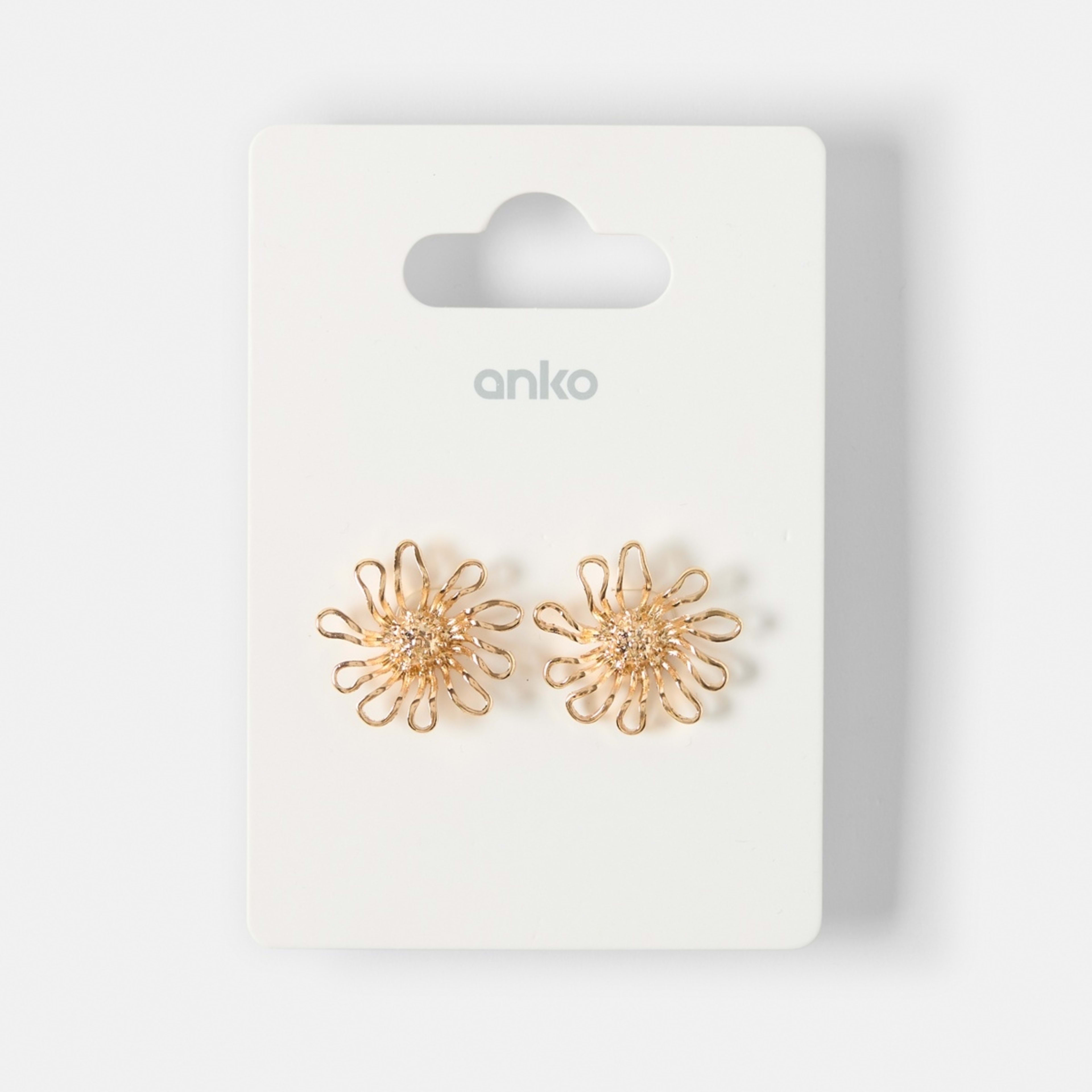 5 Cutout Flower Stud Earrings - Gold Tone, 5 of 5