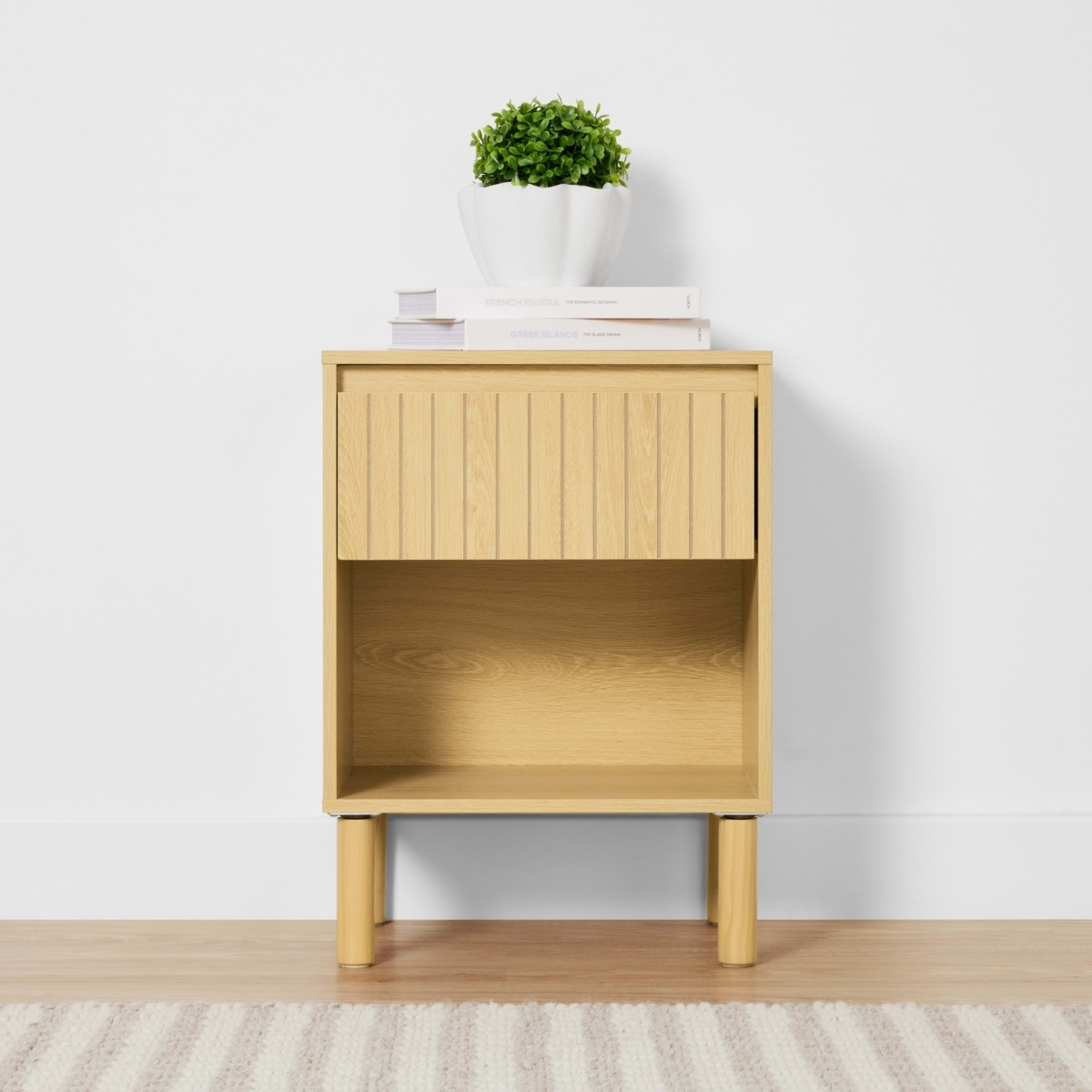 1 Leon Bedside Table