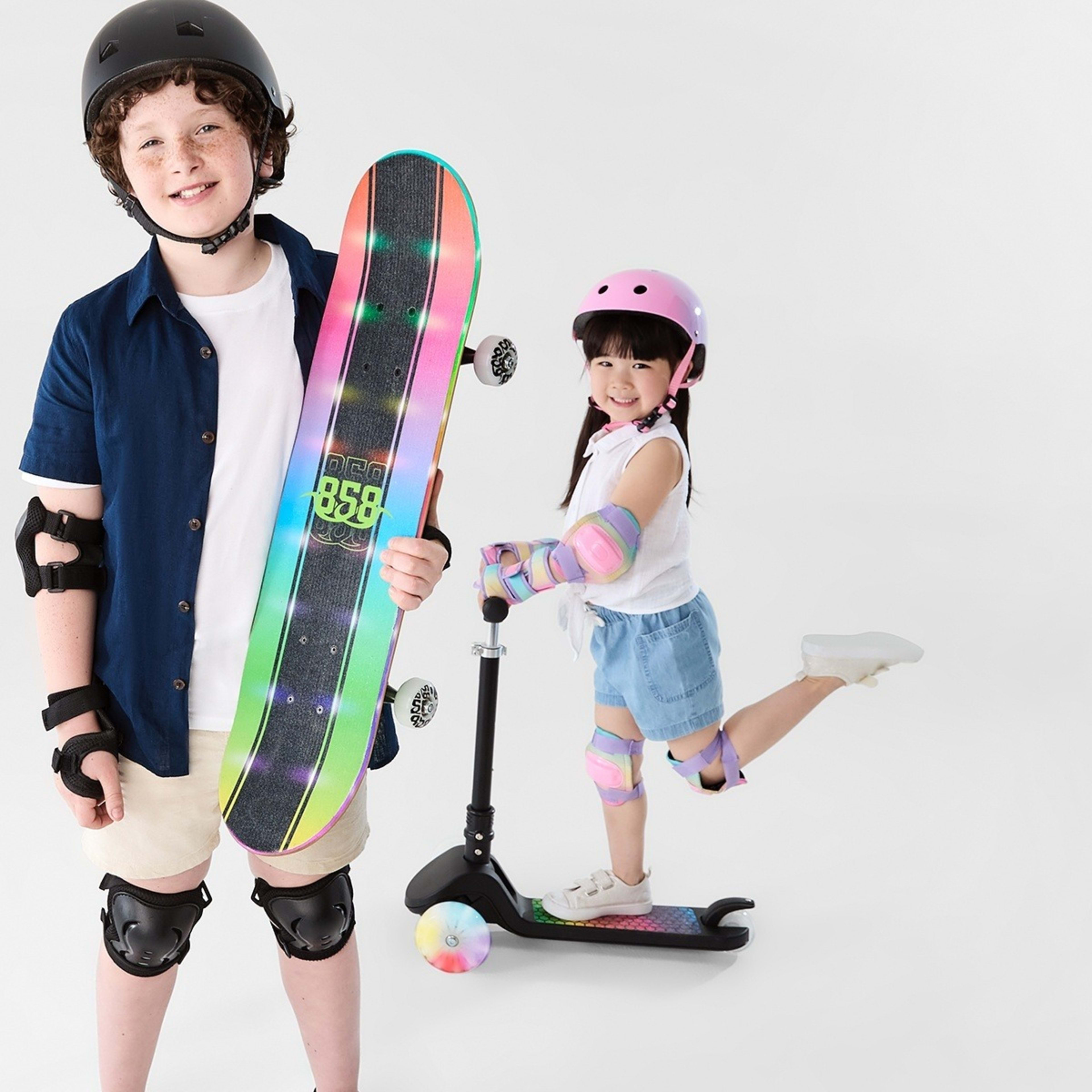 10 Light Up Tri Scooter - Black, 10 of 10