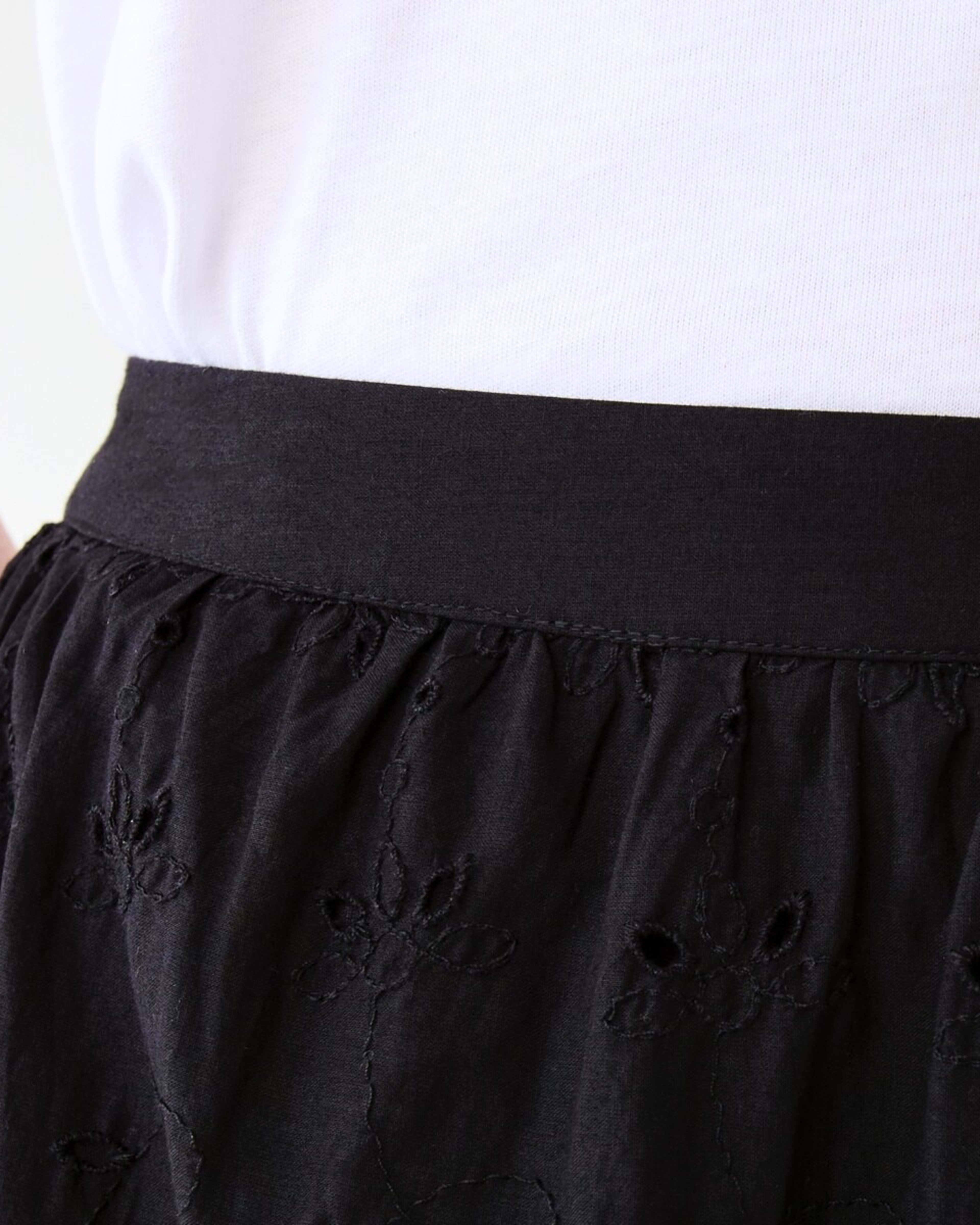 4 Broderie Maxi Skirt Black, 4 of 6