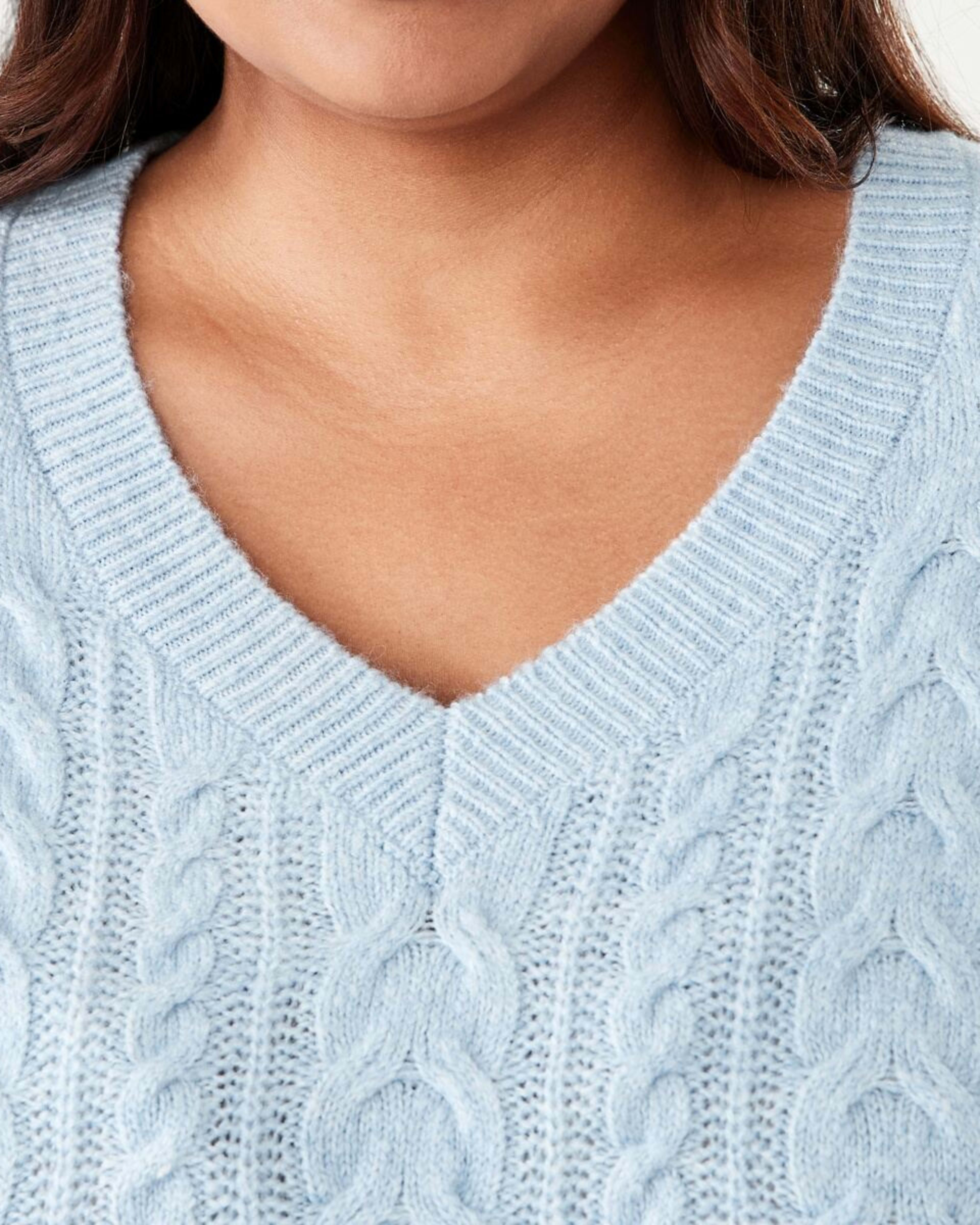 5 Curve Cable V-Neck Jumper Skyway Marl, 5 of 6