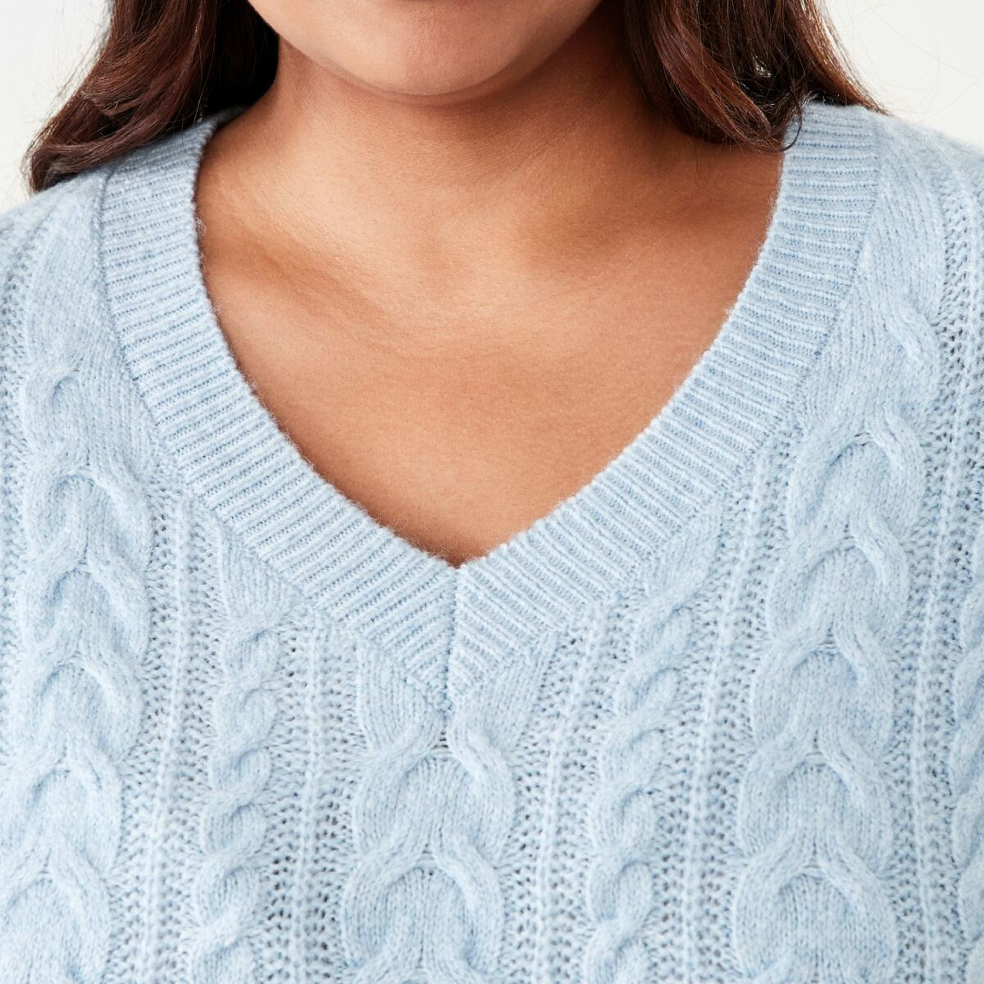 5 Curve Cable V-Neck Jumper Skyway Marl, 5 of 6