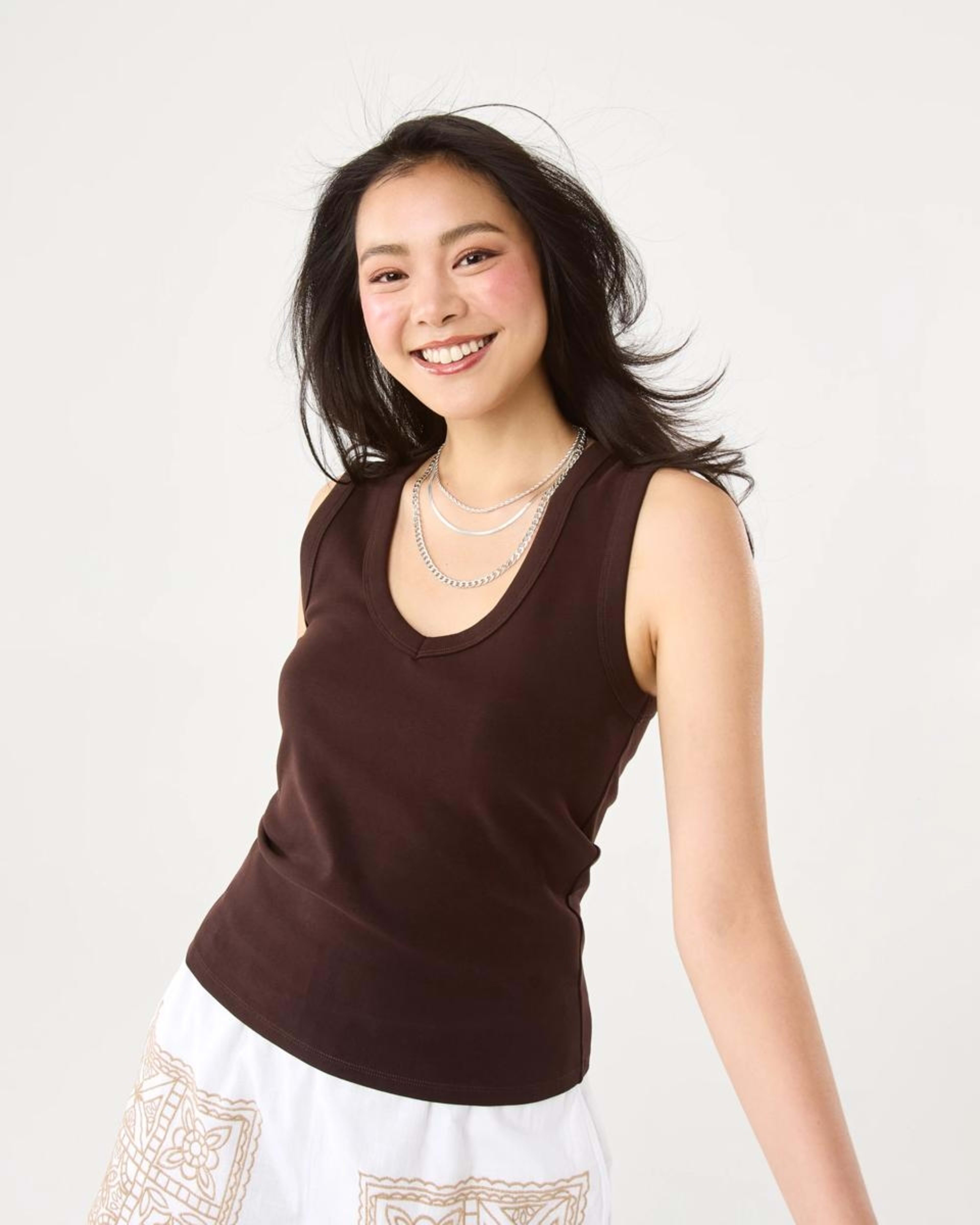 1 Sleeveless Elevated V-Neck Top Choc Plum, 1 of 8