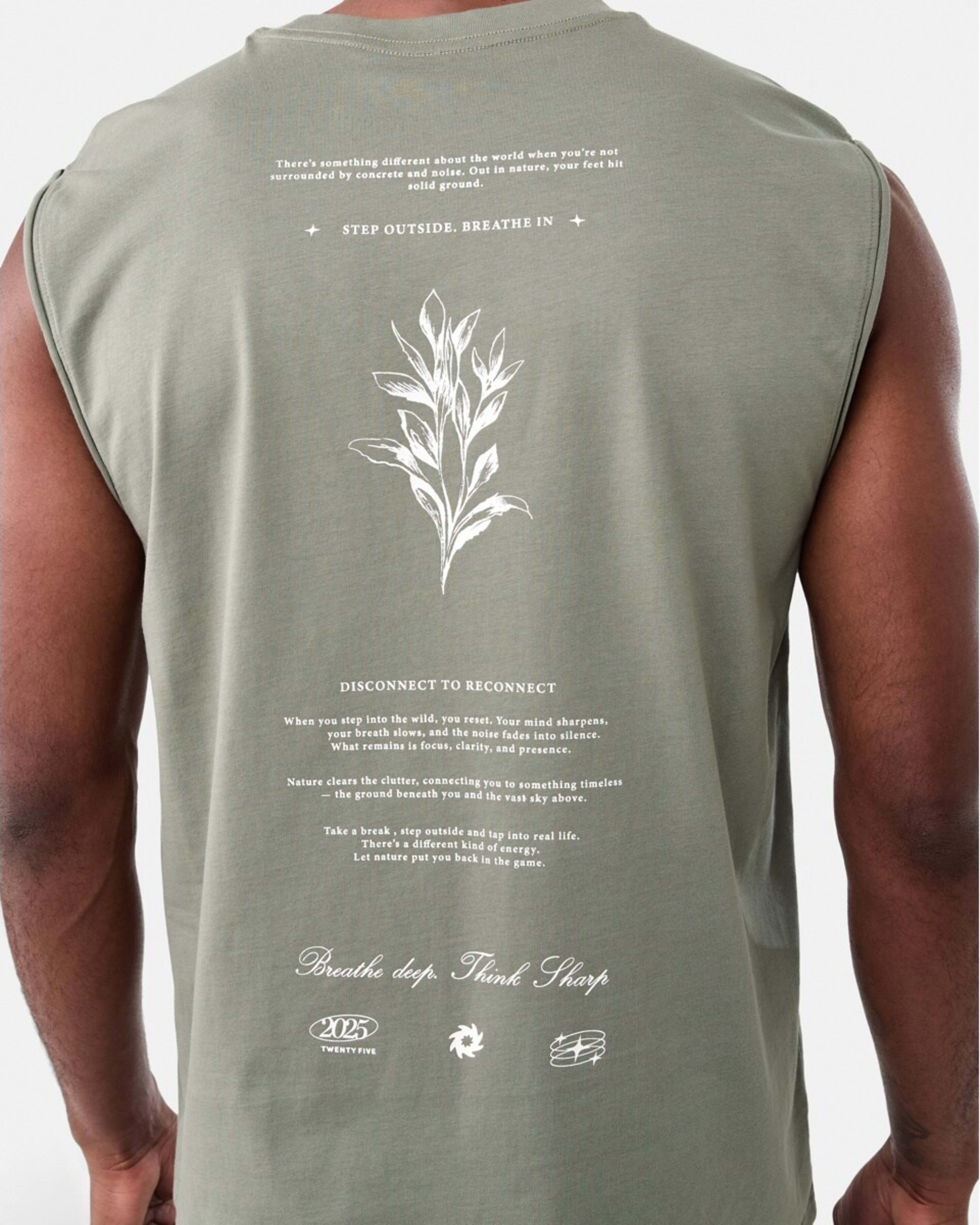 6 Graphic Curved Hem Muscle Grn Botanc, 6 of 6