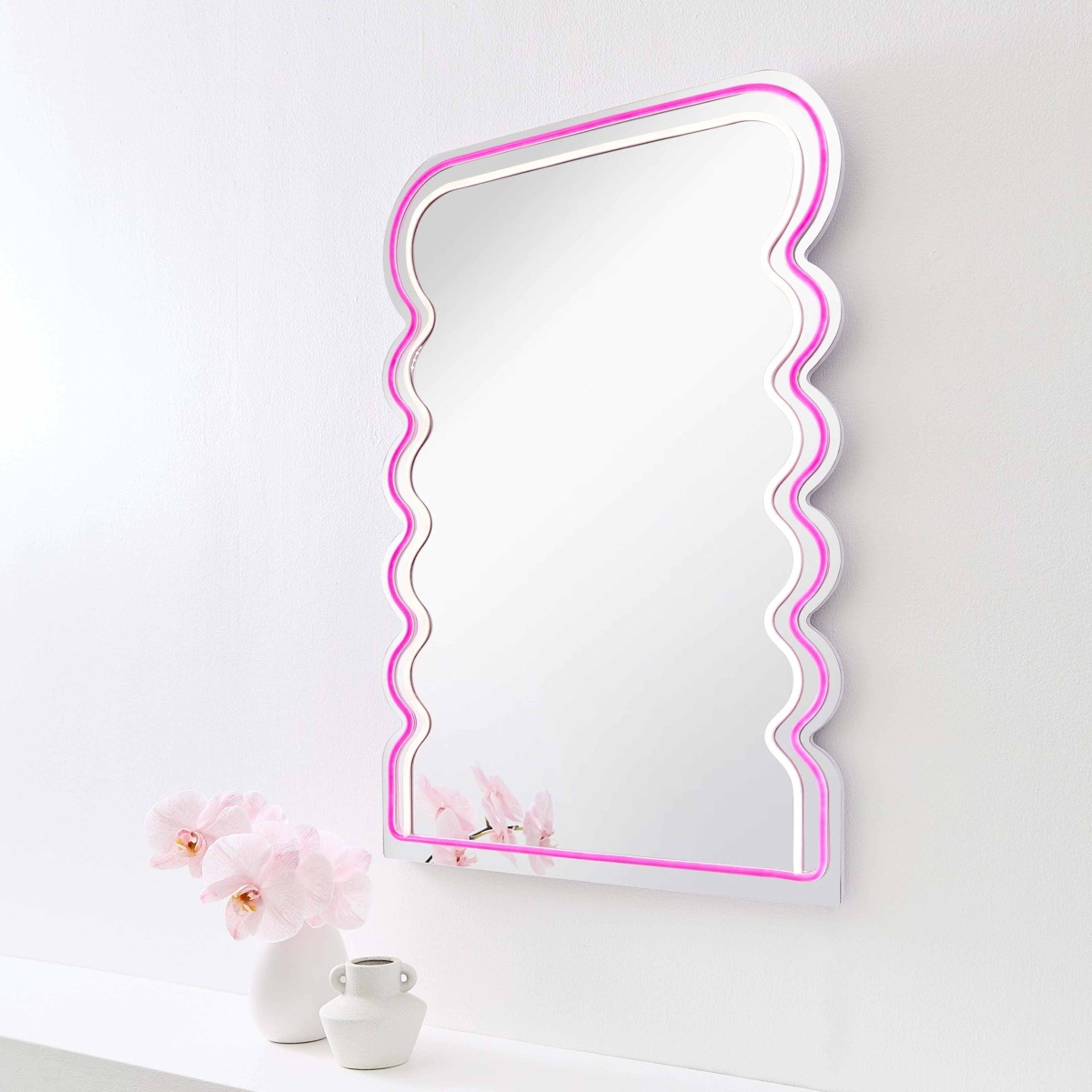 1 Wavy LED Mirror