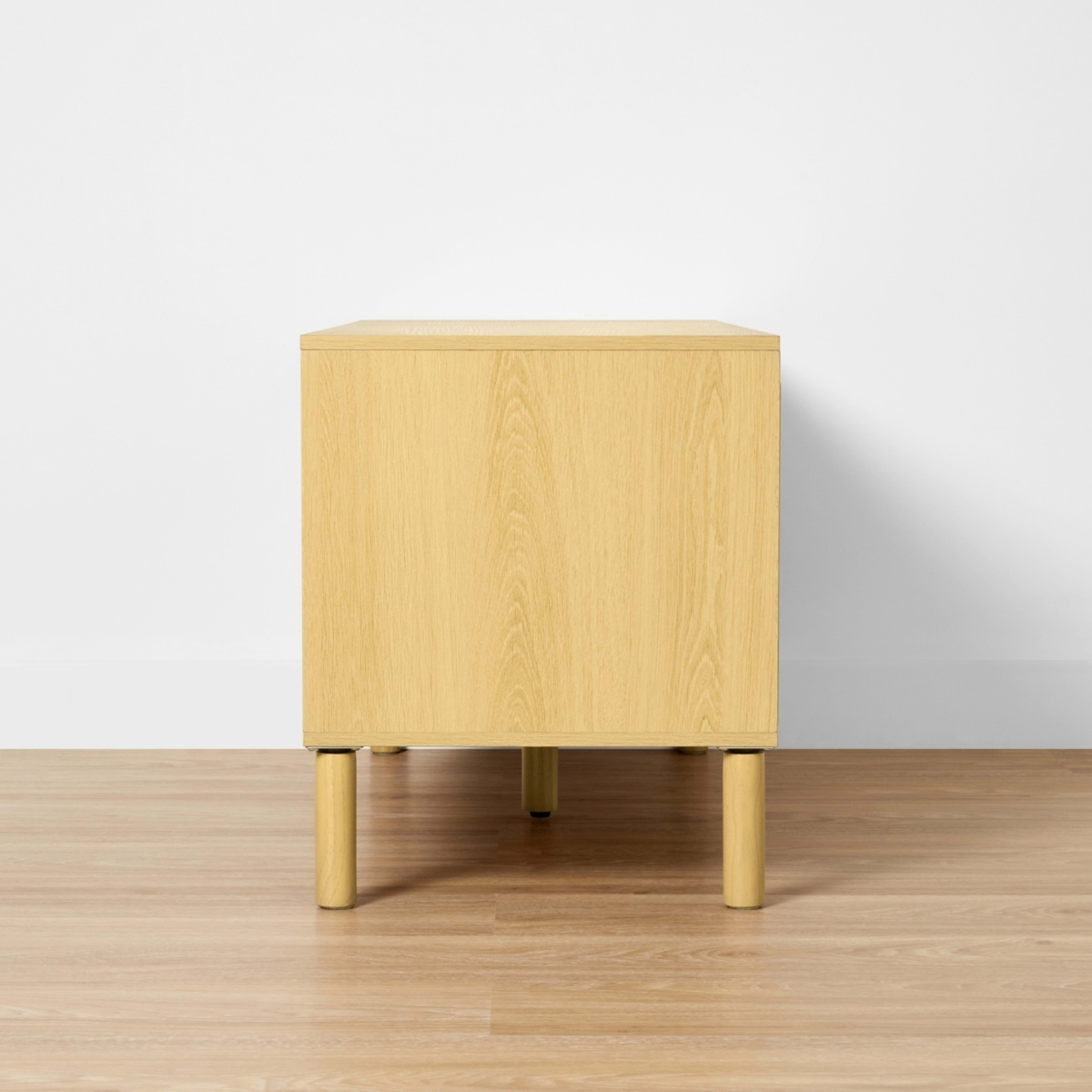 4 Leon Entertainment Unit, 4 of 10