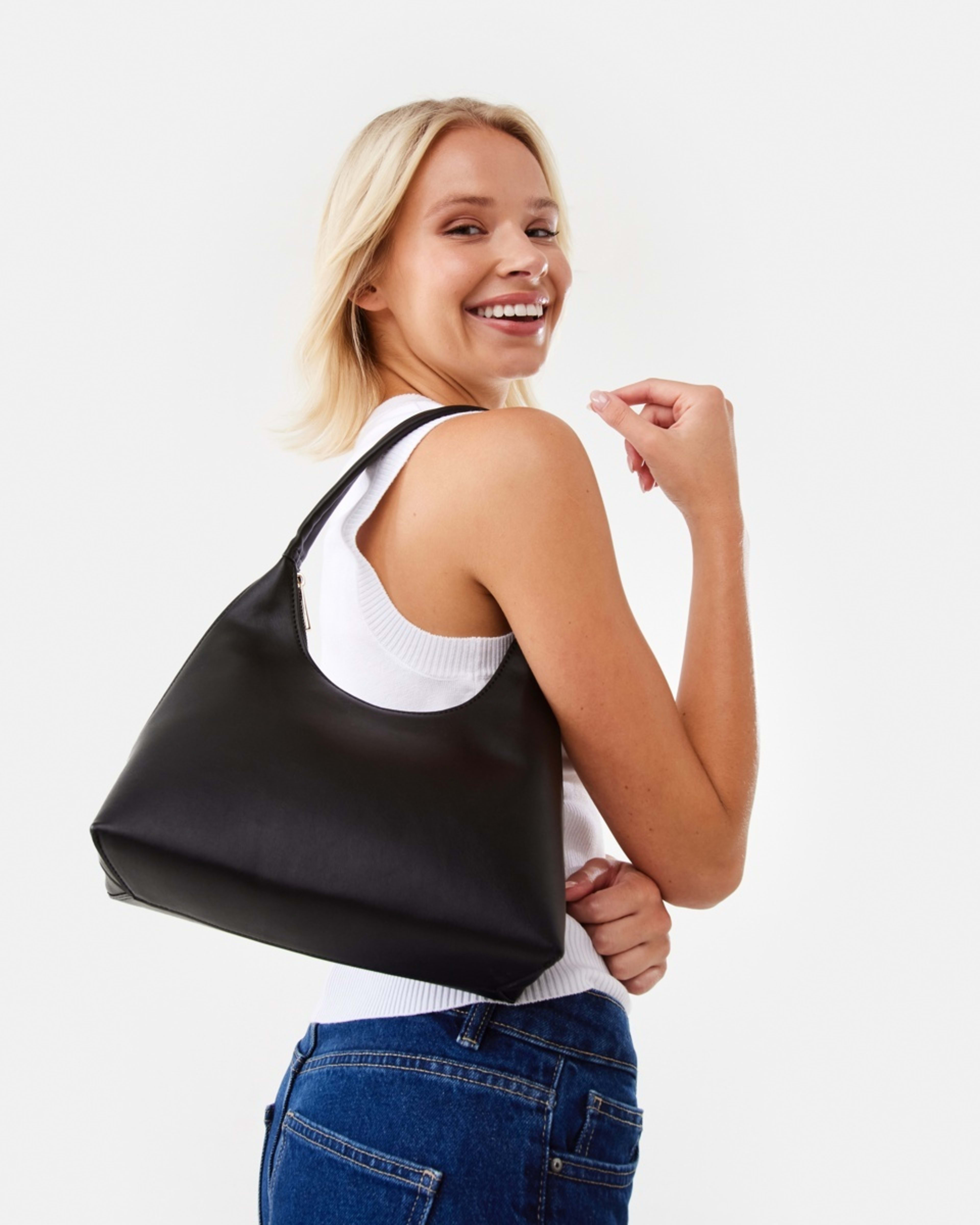 5 Shoulder Bag Black, 5 of 10