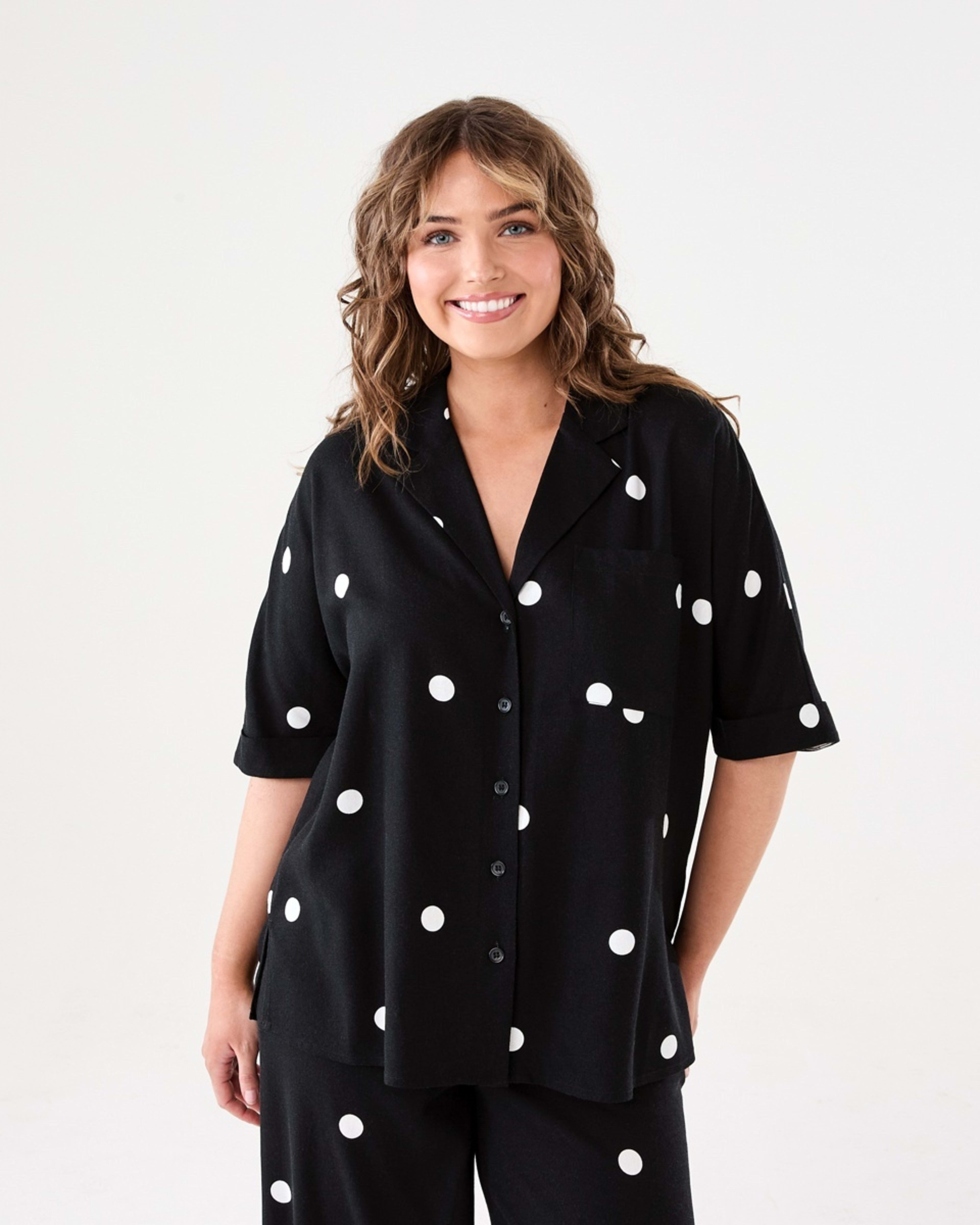 1 Short Dolman Sleeve Shirt POLKA DOT BLACK, 1 of 8