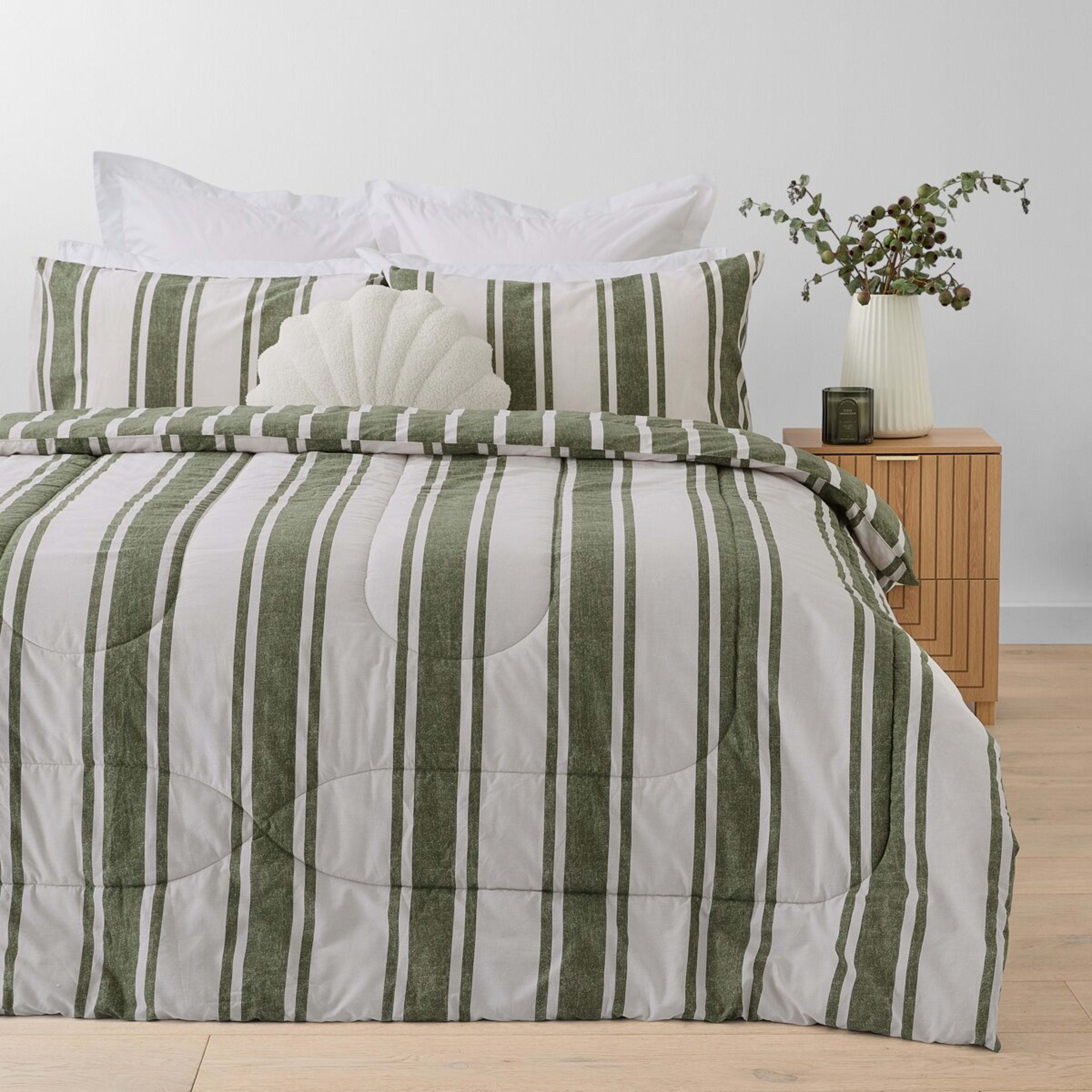 1 Eden Reversible Comforter Set - Queen Bed, Green