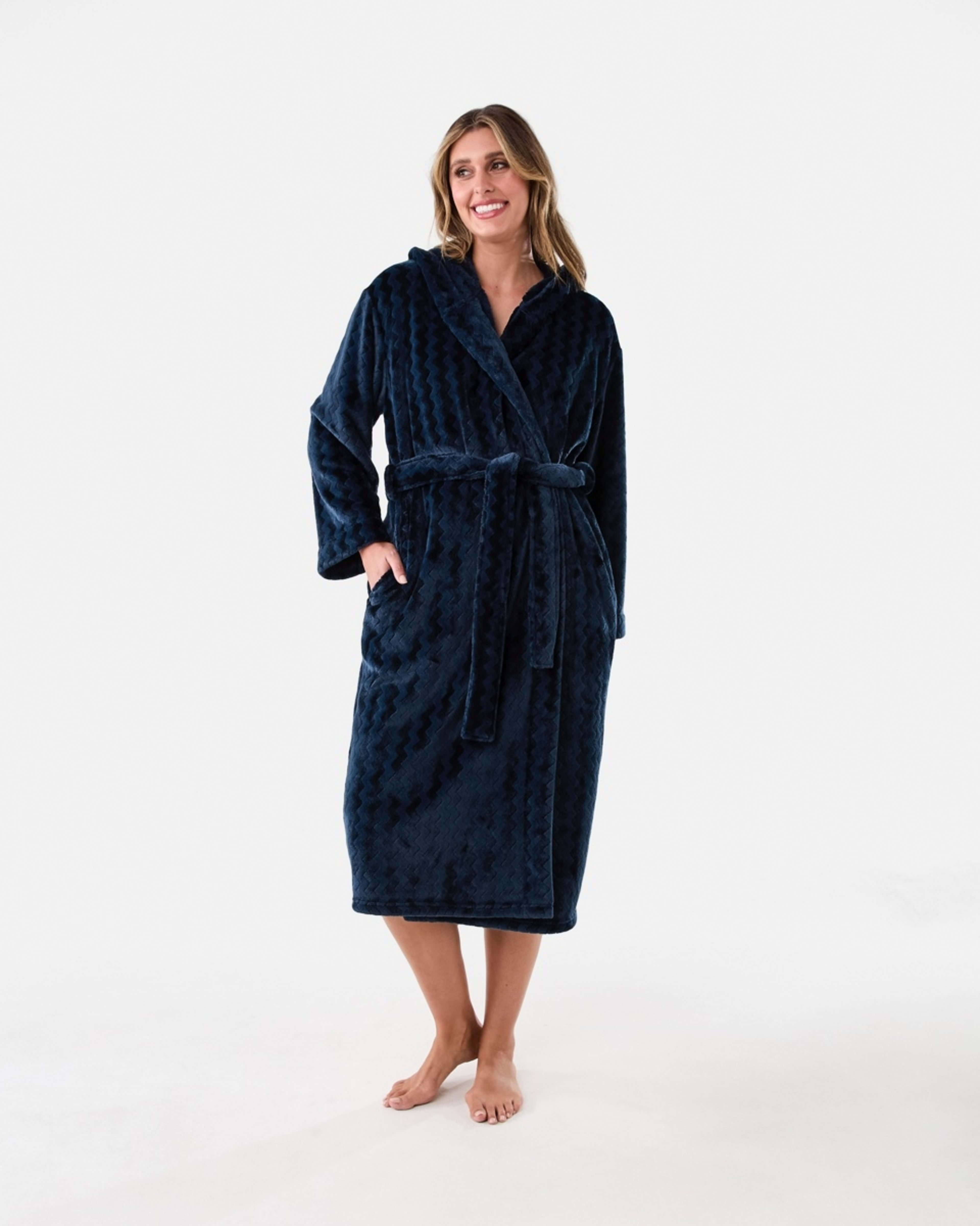 1 Textured Hood Gown Midnight, 1 of 7