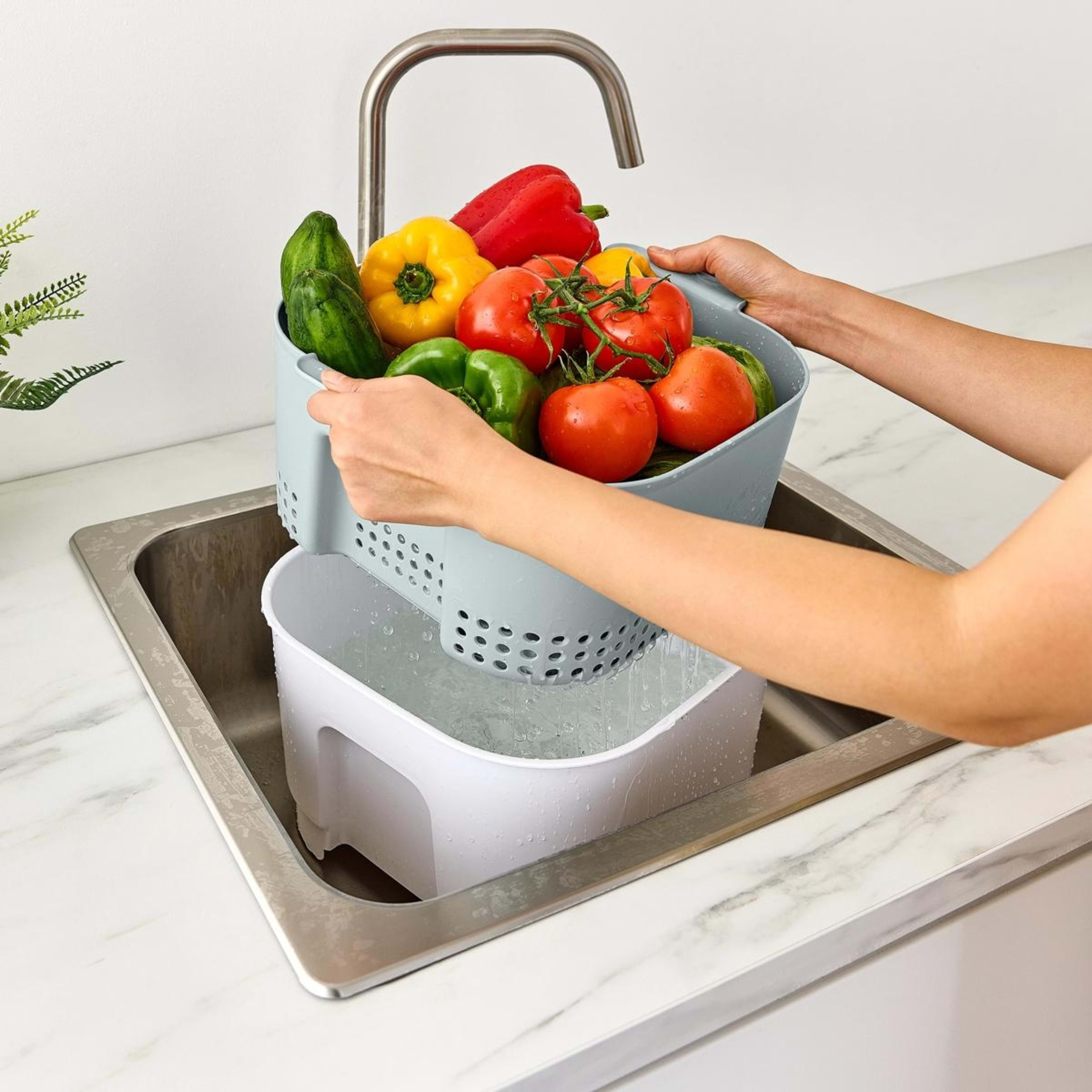 1 10L Bucket Strainer