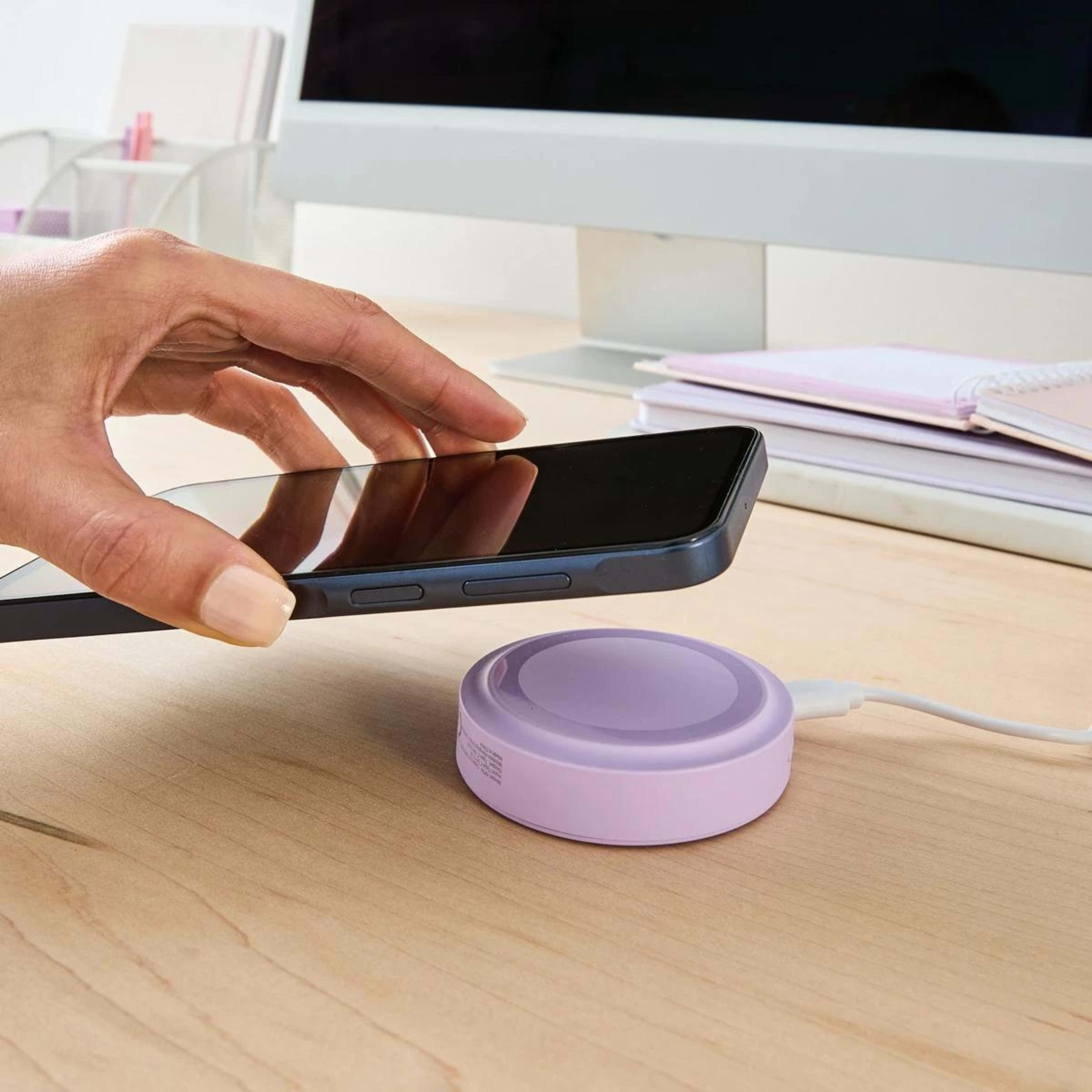 1 Magnetic Mini Powerbank - Lilac, 1 of 10