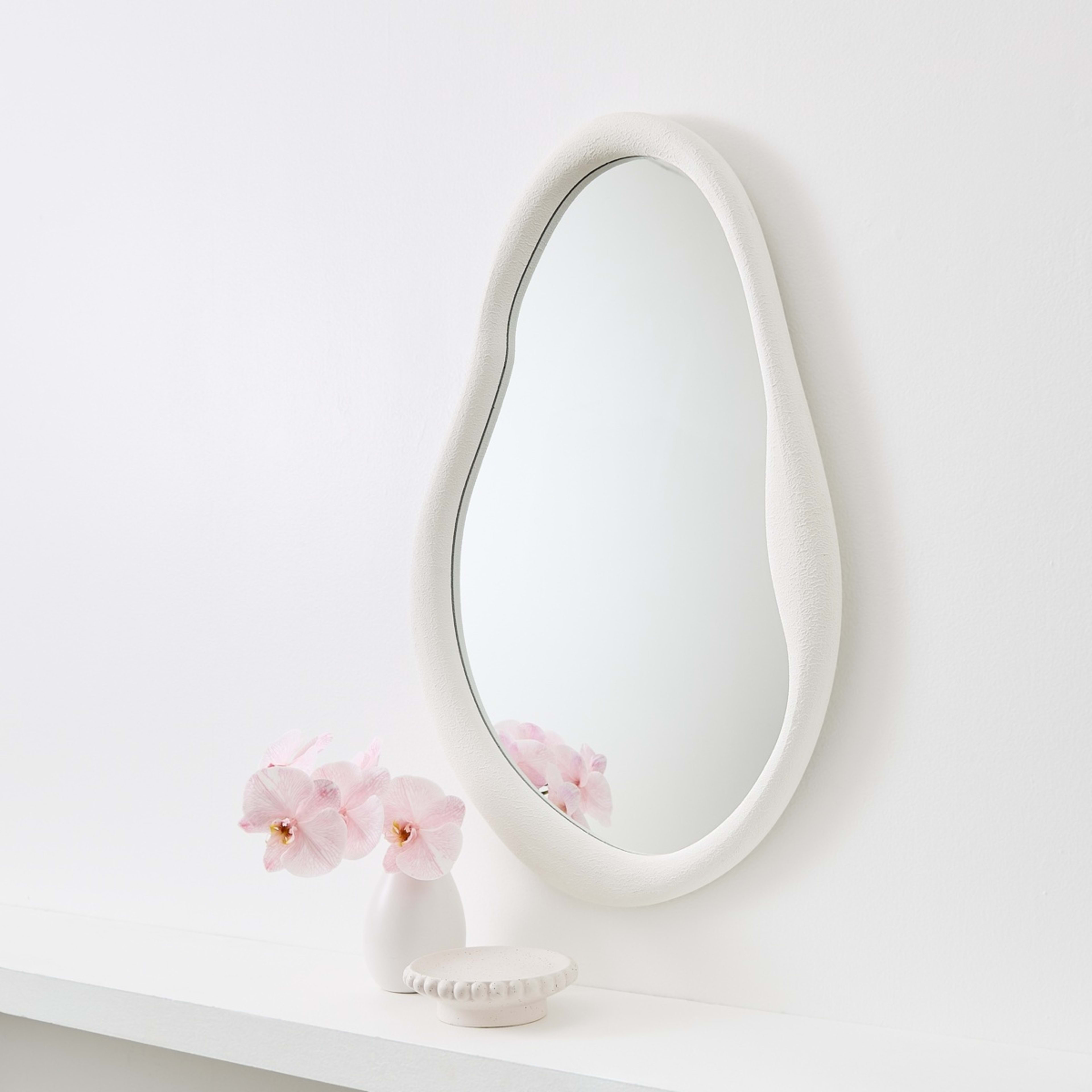 1 Puddle Wall Mirror