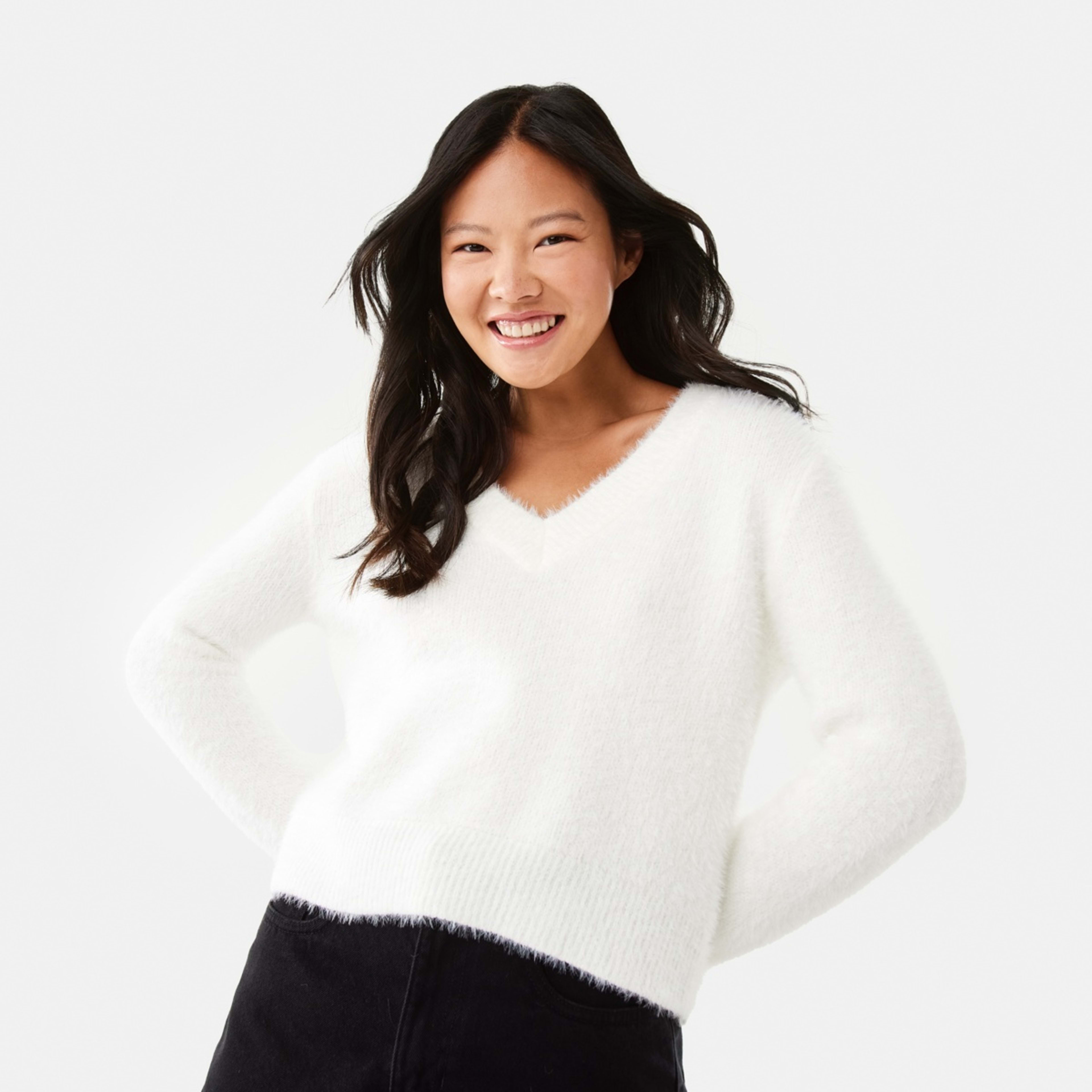 1 Eyelash V-Neck Jumper Snw White, 1 of 9