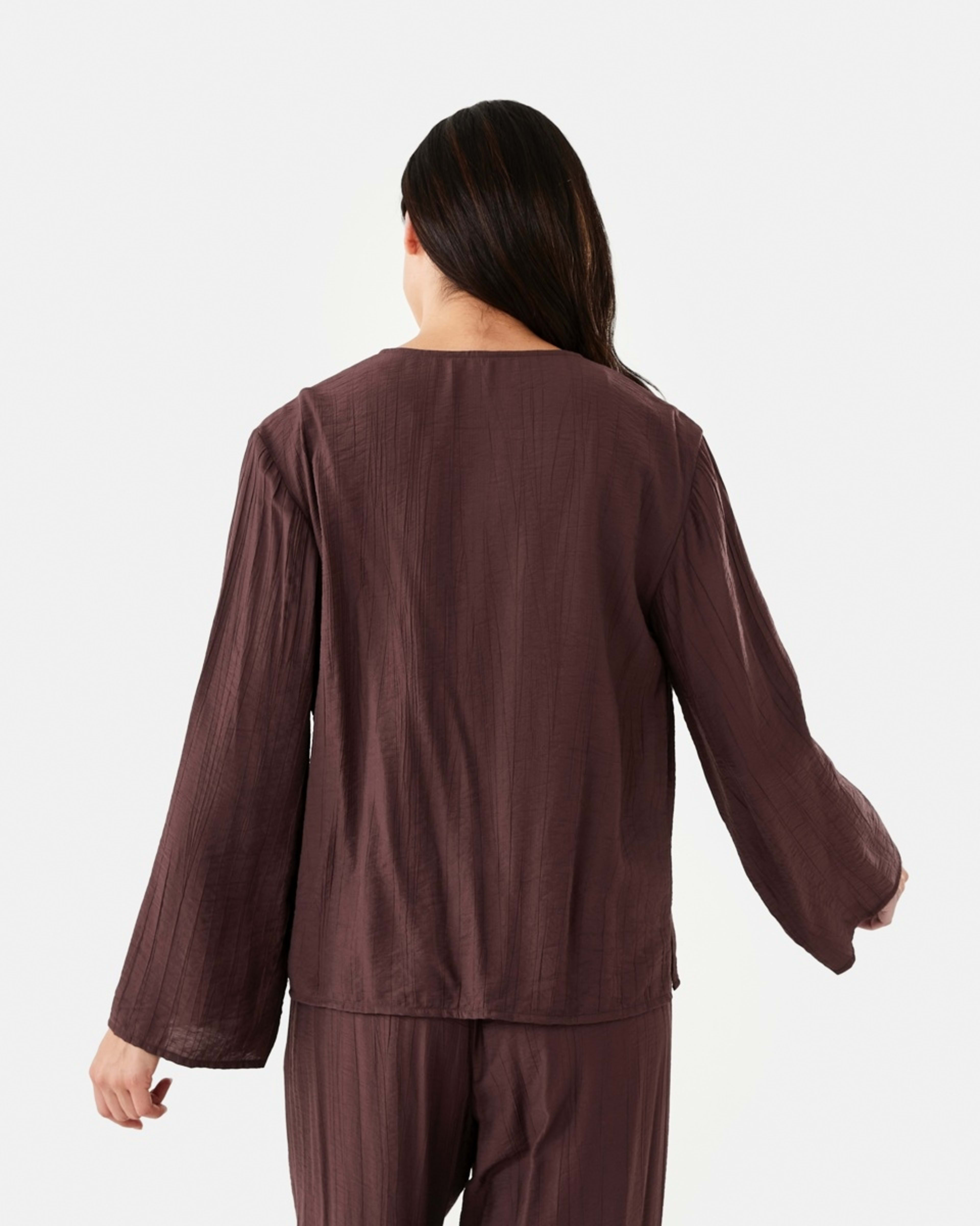 3 Long Sleeve Textured Tie Front Top Chocolate, 3 of 6
