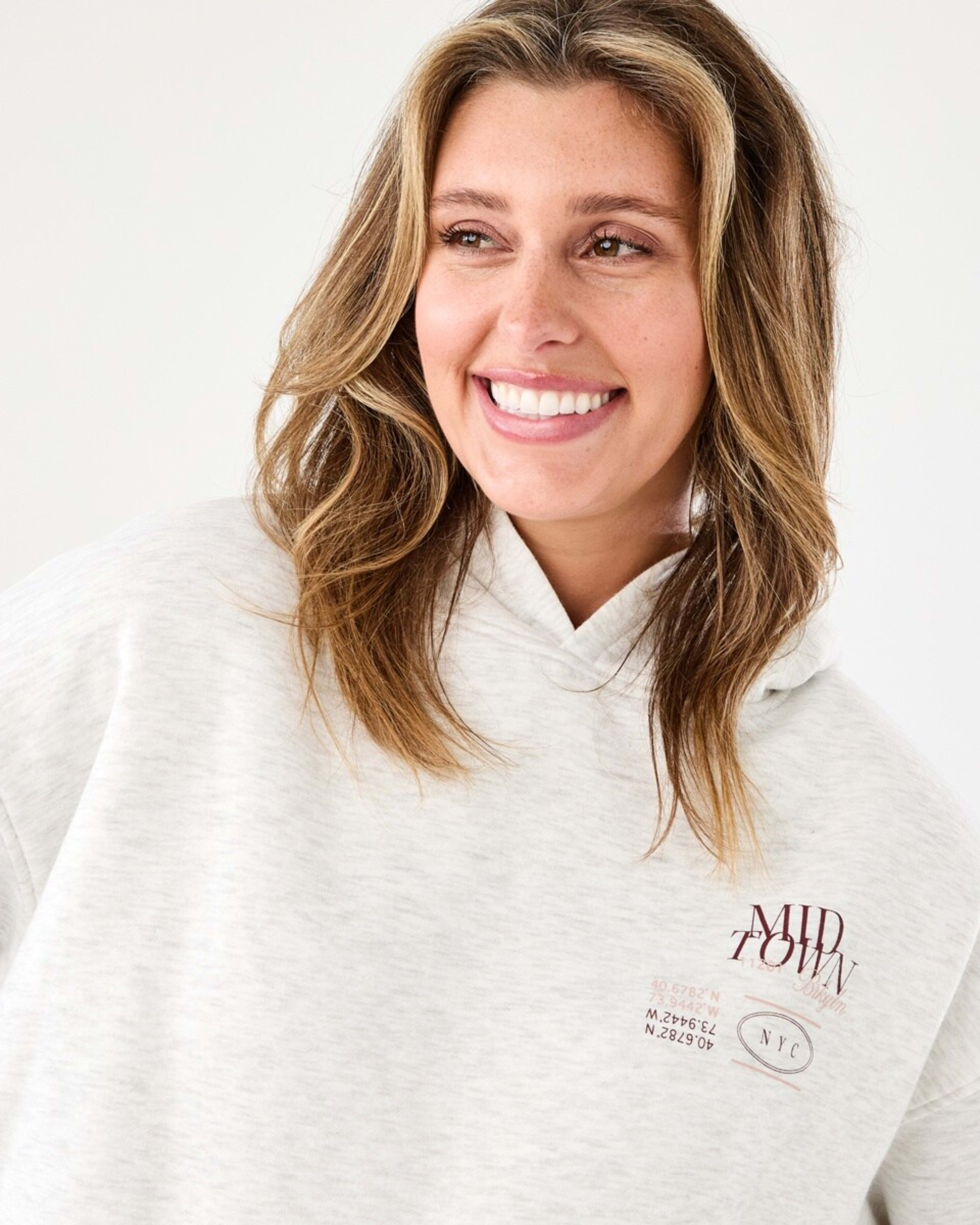 4 Sherpa Lined Graphic Hoodie Midtown, 4 of 7
