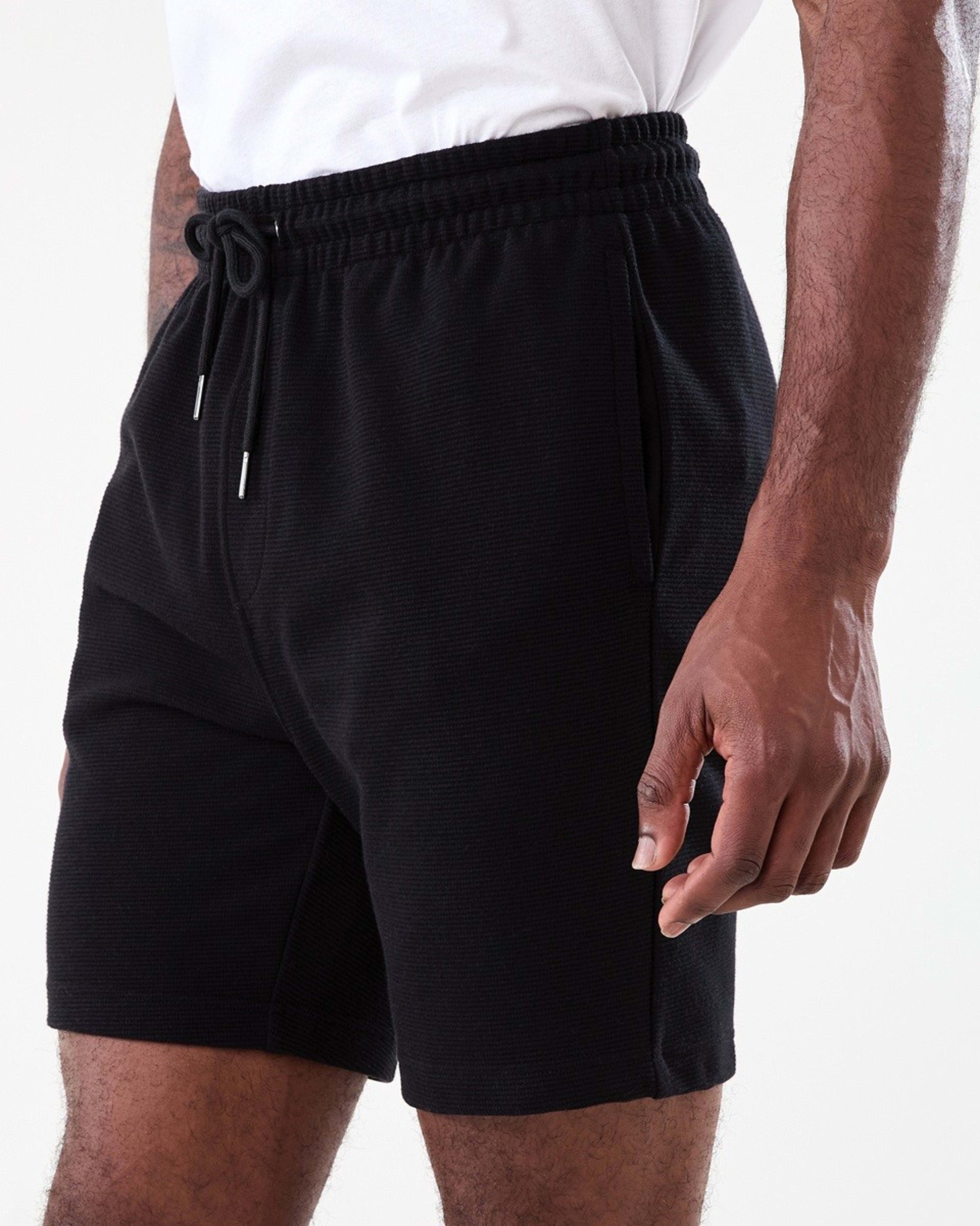 2 Textured Knit Shorts Black, 2 of 6