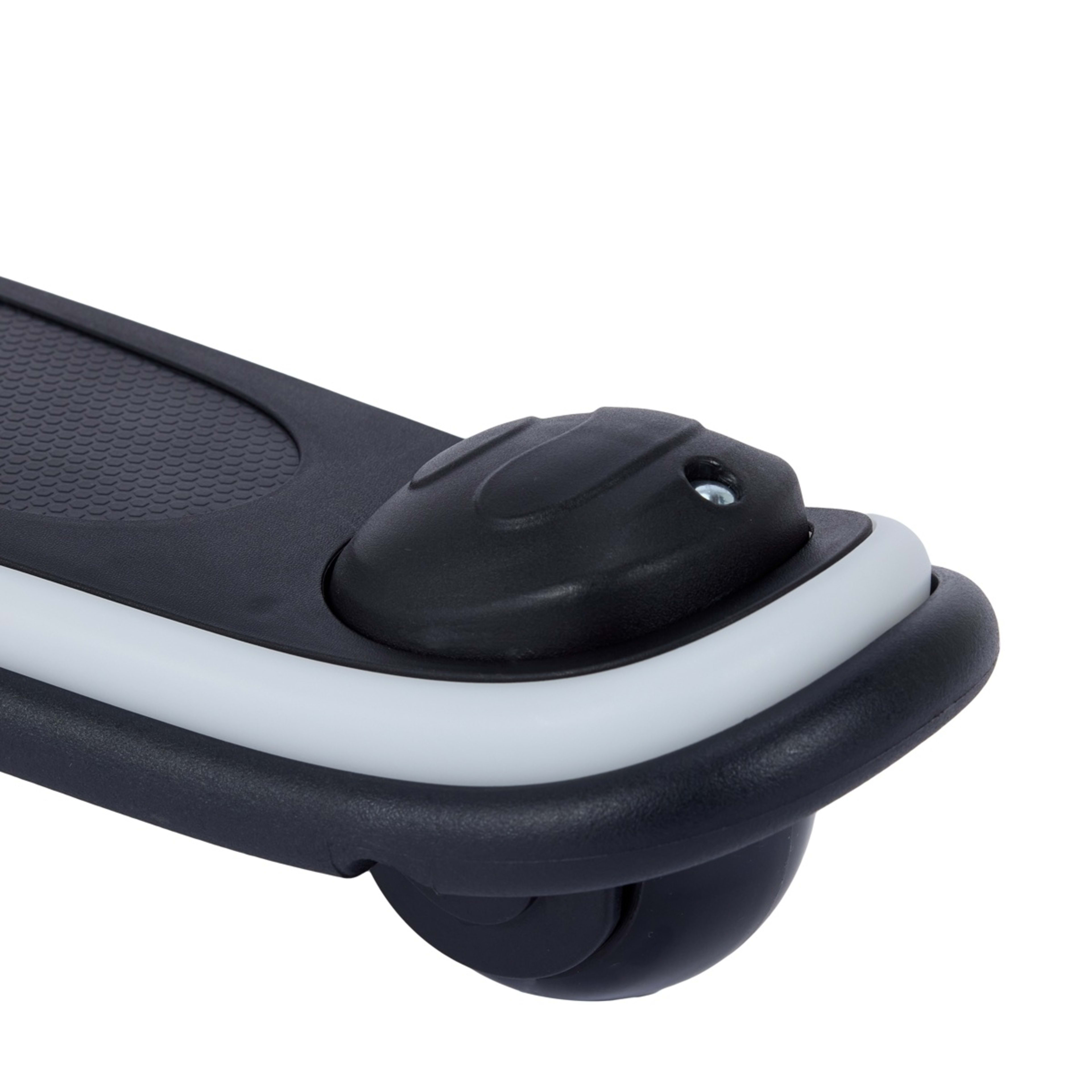6 Light-Up Tri Scooter, 6 of 9