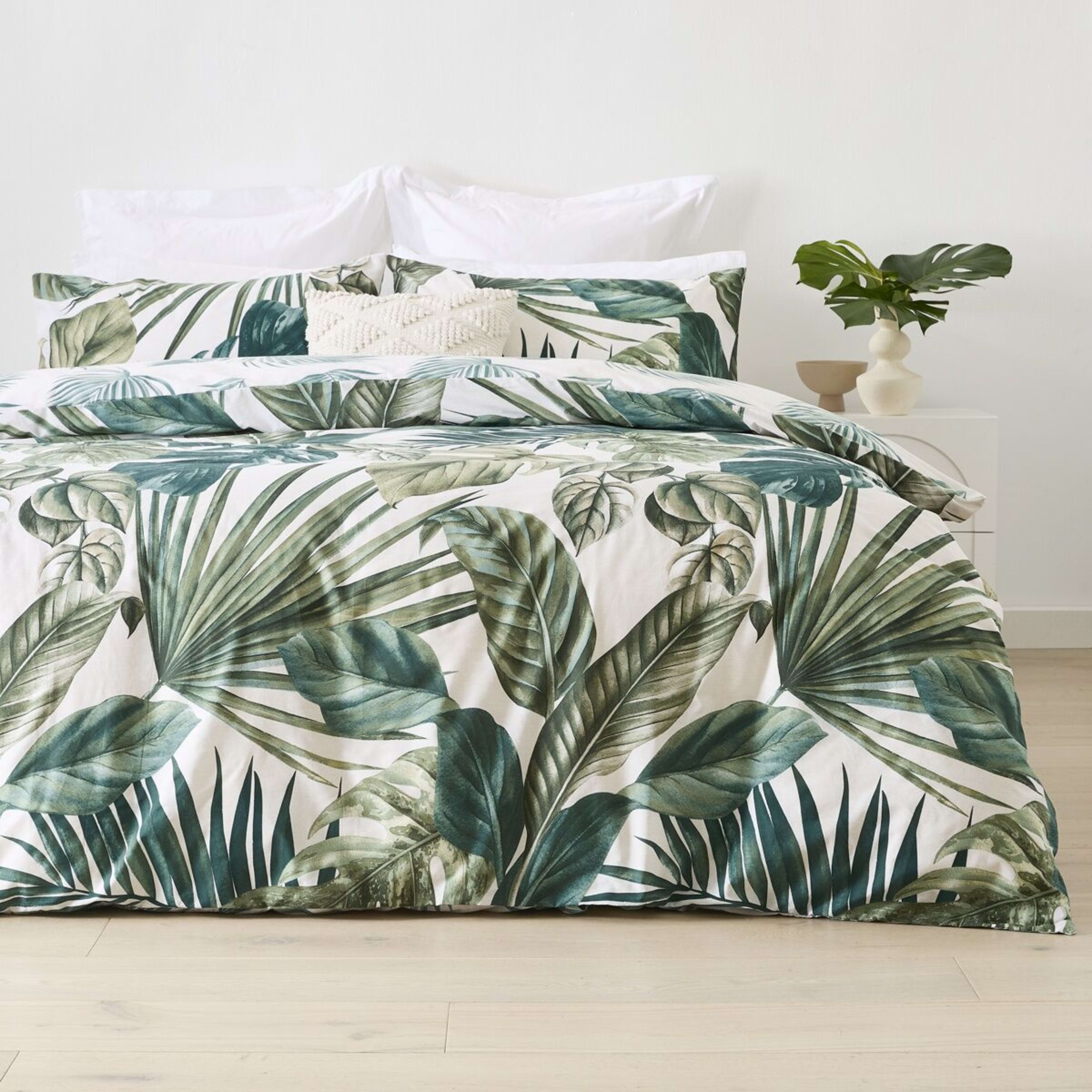 1 Bryony Cotton Rich Reversible Quilt Cover Set - Single Bed, Green