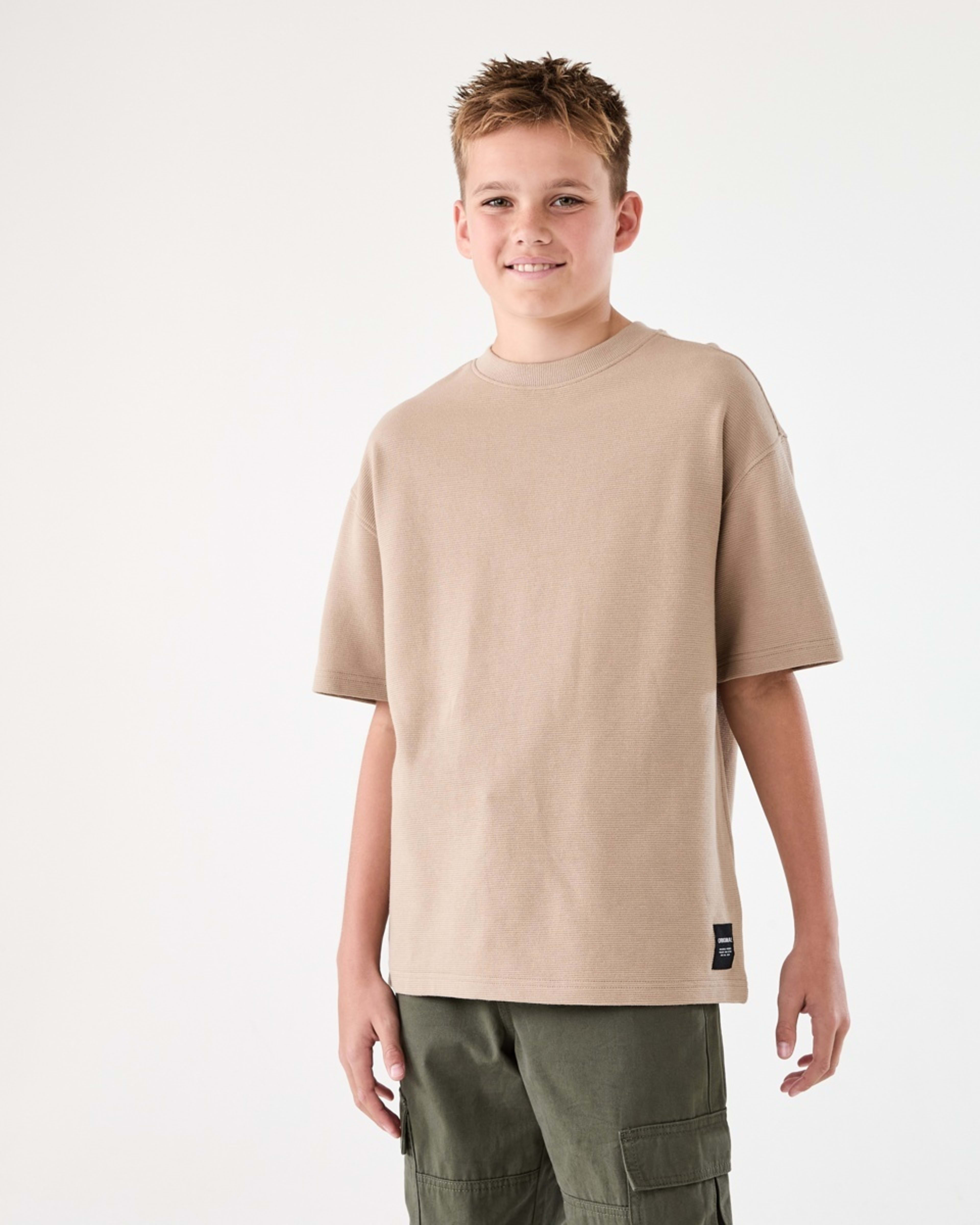 1 Short Sleeve Oversized Textured T-shirt SAVANNAH, 1 of 7
