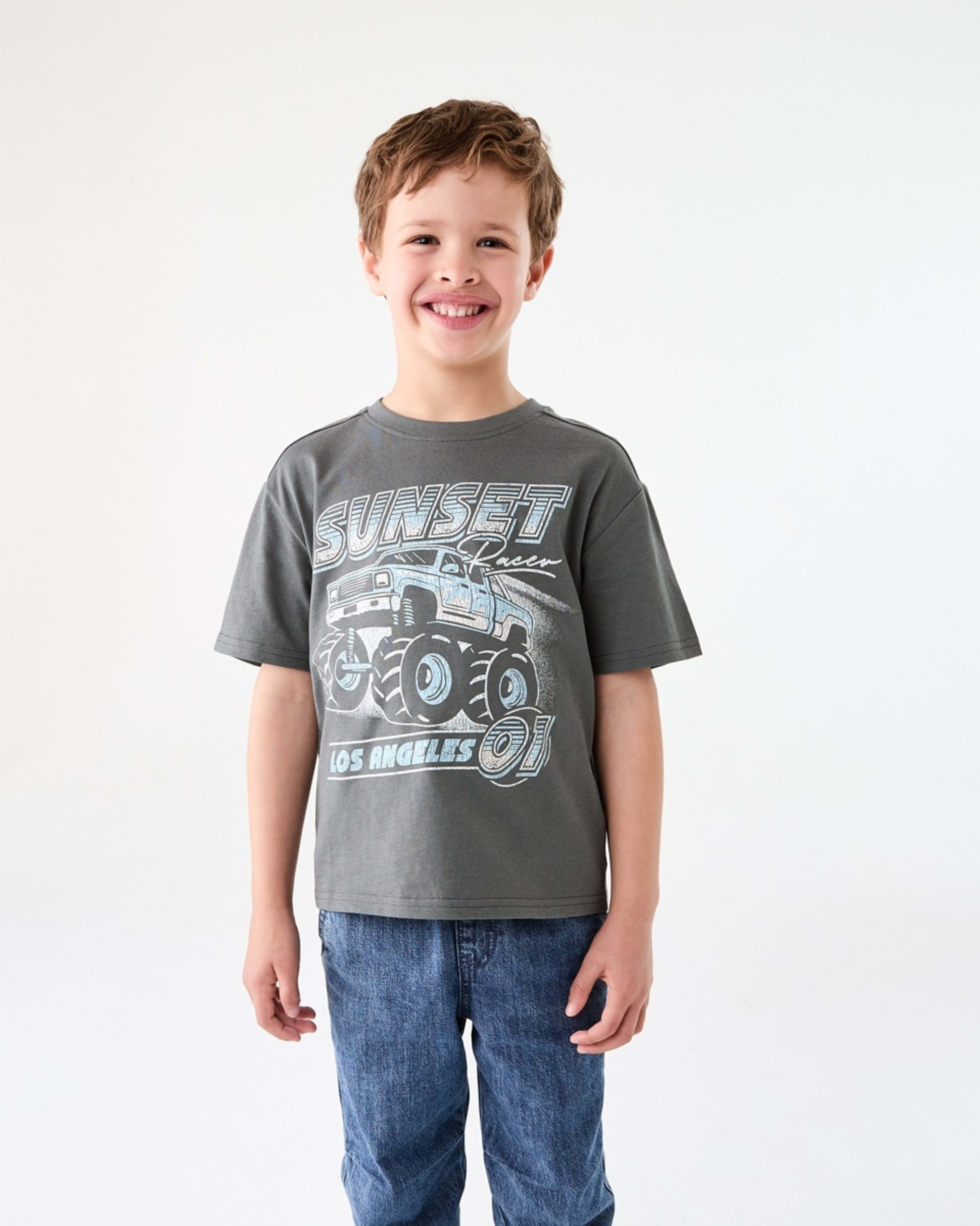 1 Chest Print T-shirt SUNSET RACER WASHED GREY, 1 of 6