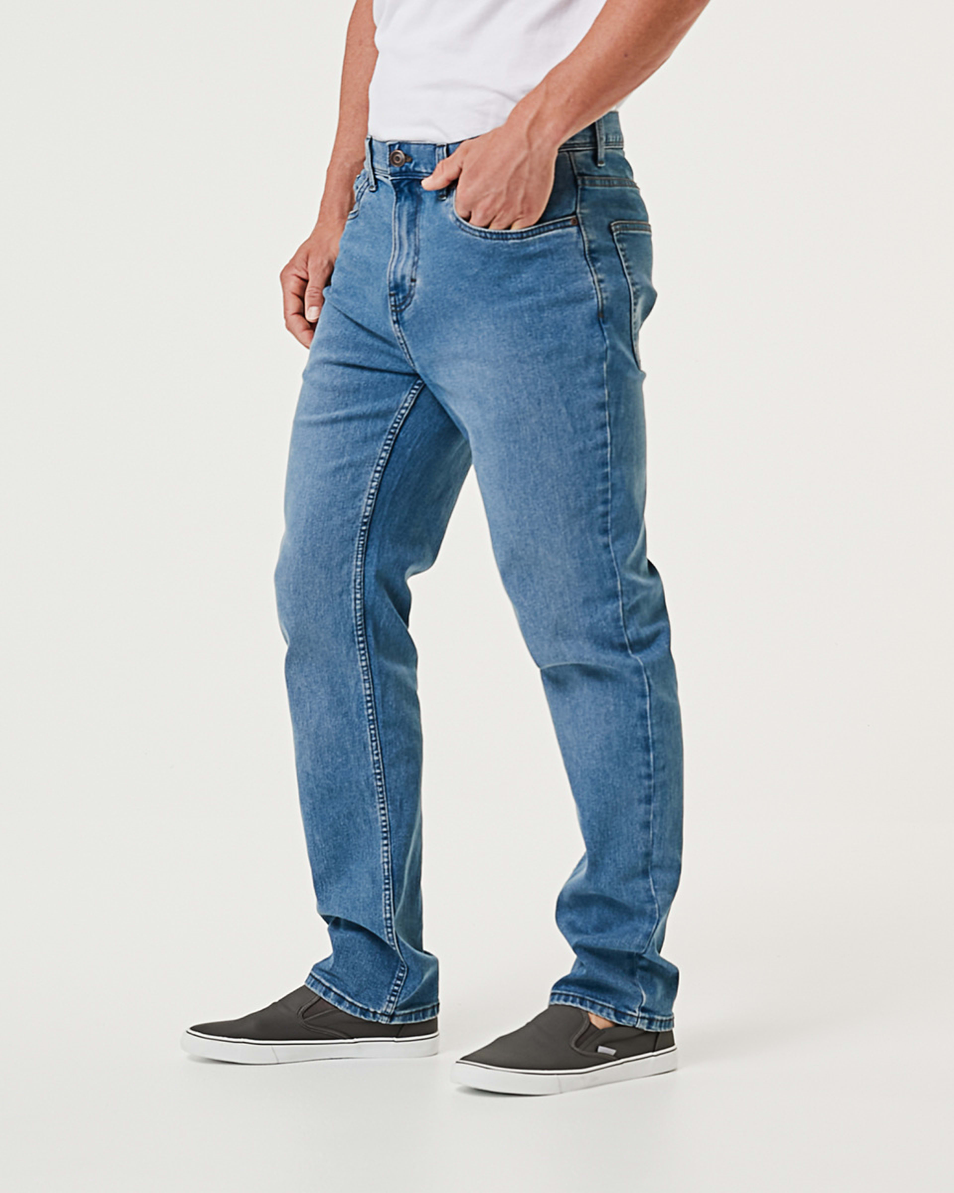 4 Straight Stretch Jeans Light Wash, 4 of 6