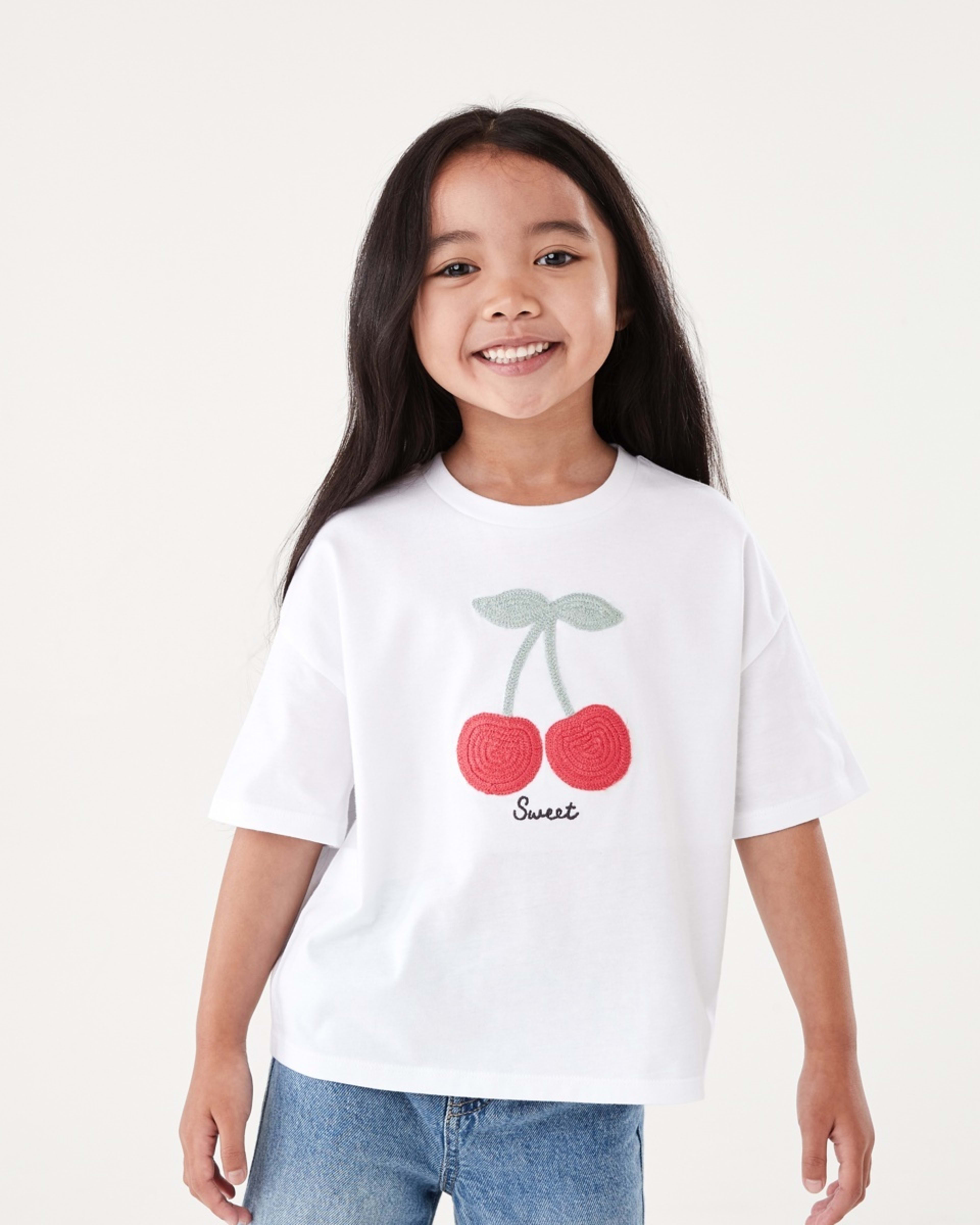 1 Short Sleeve Oversized Applique T-shirt Cherry, 1 of 8