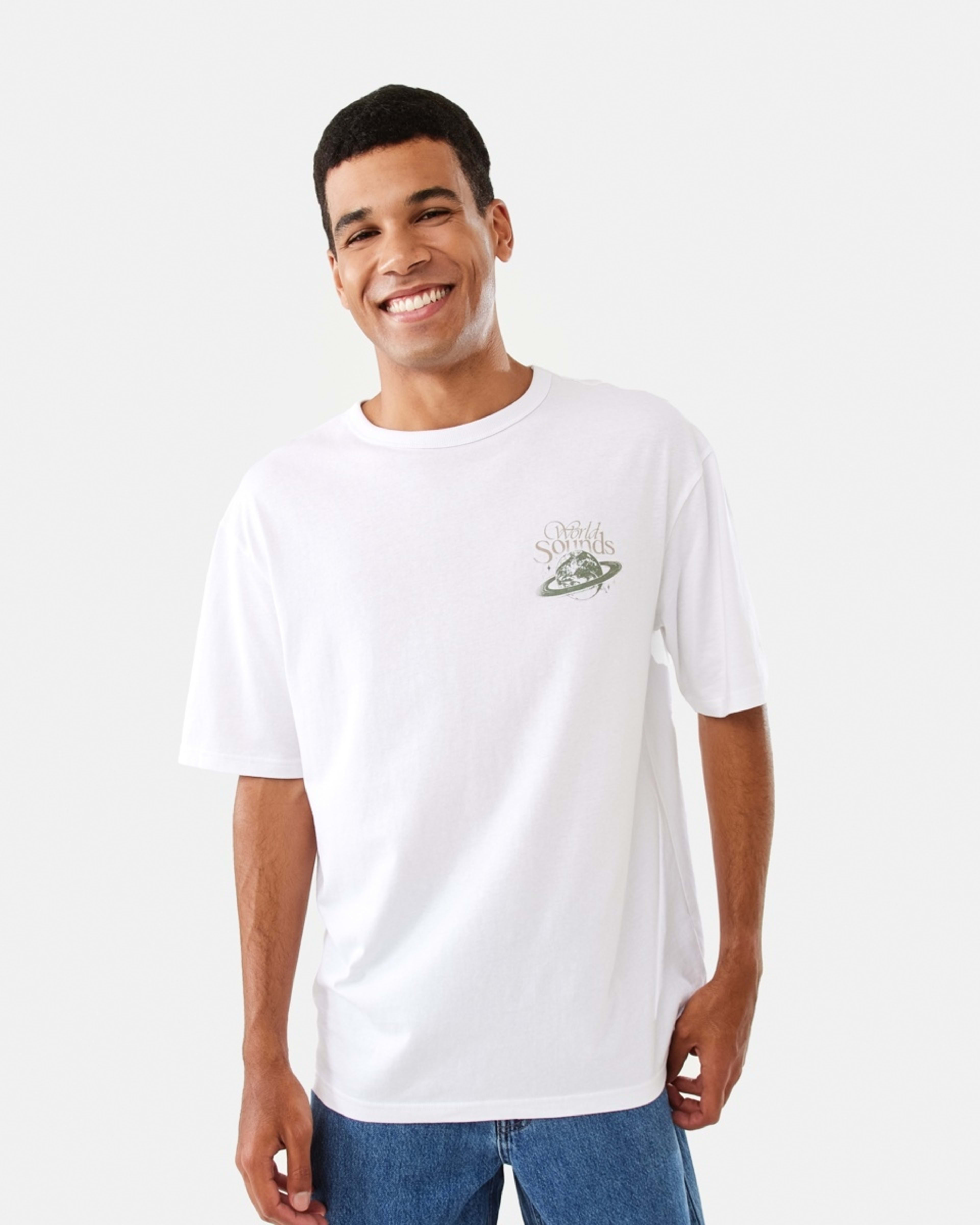 1 Oversized Graphic T-shirt White, 1 of 7