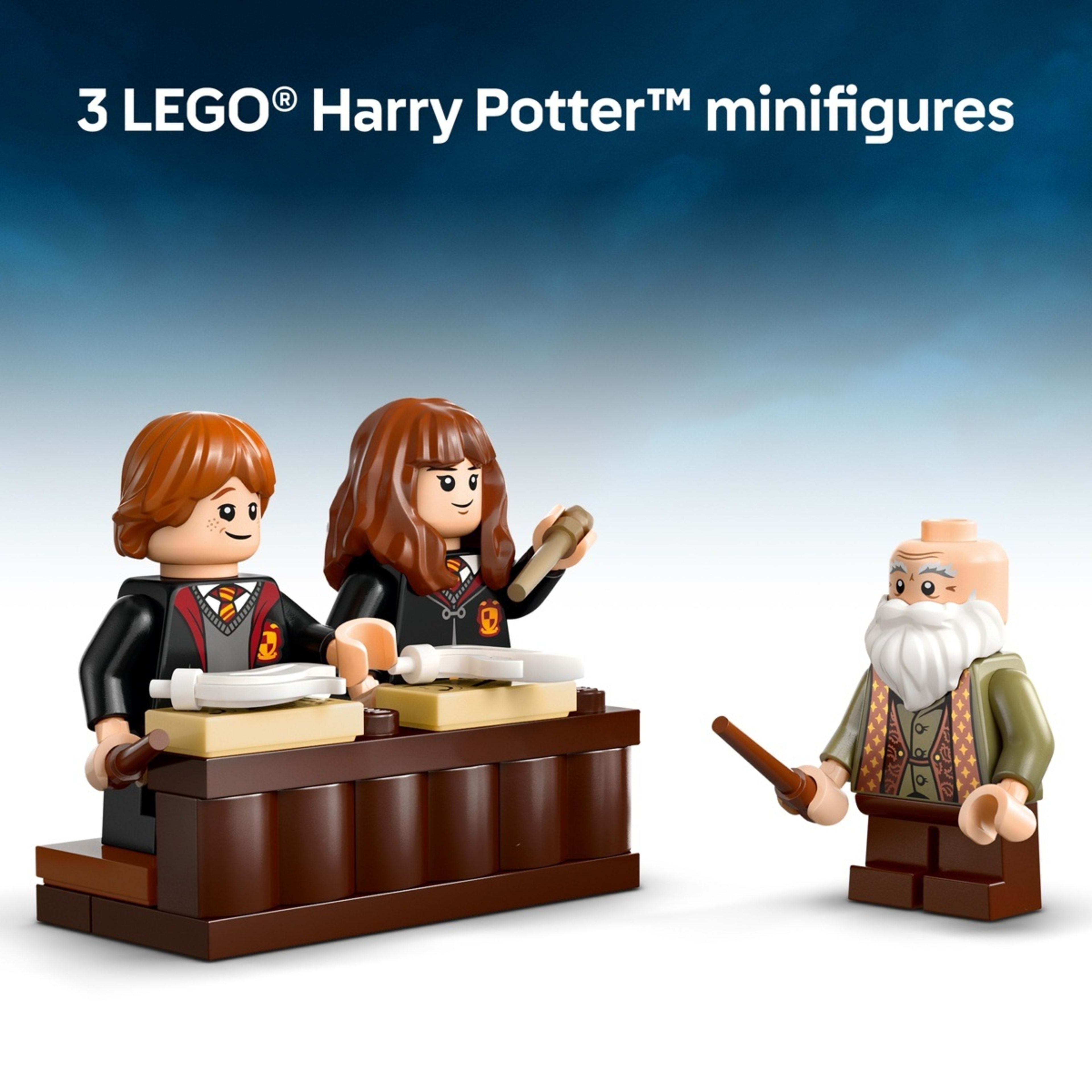 7 LEGO Harry Potter Hogwarts Castle: Charms Class 76442, 7 of 10