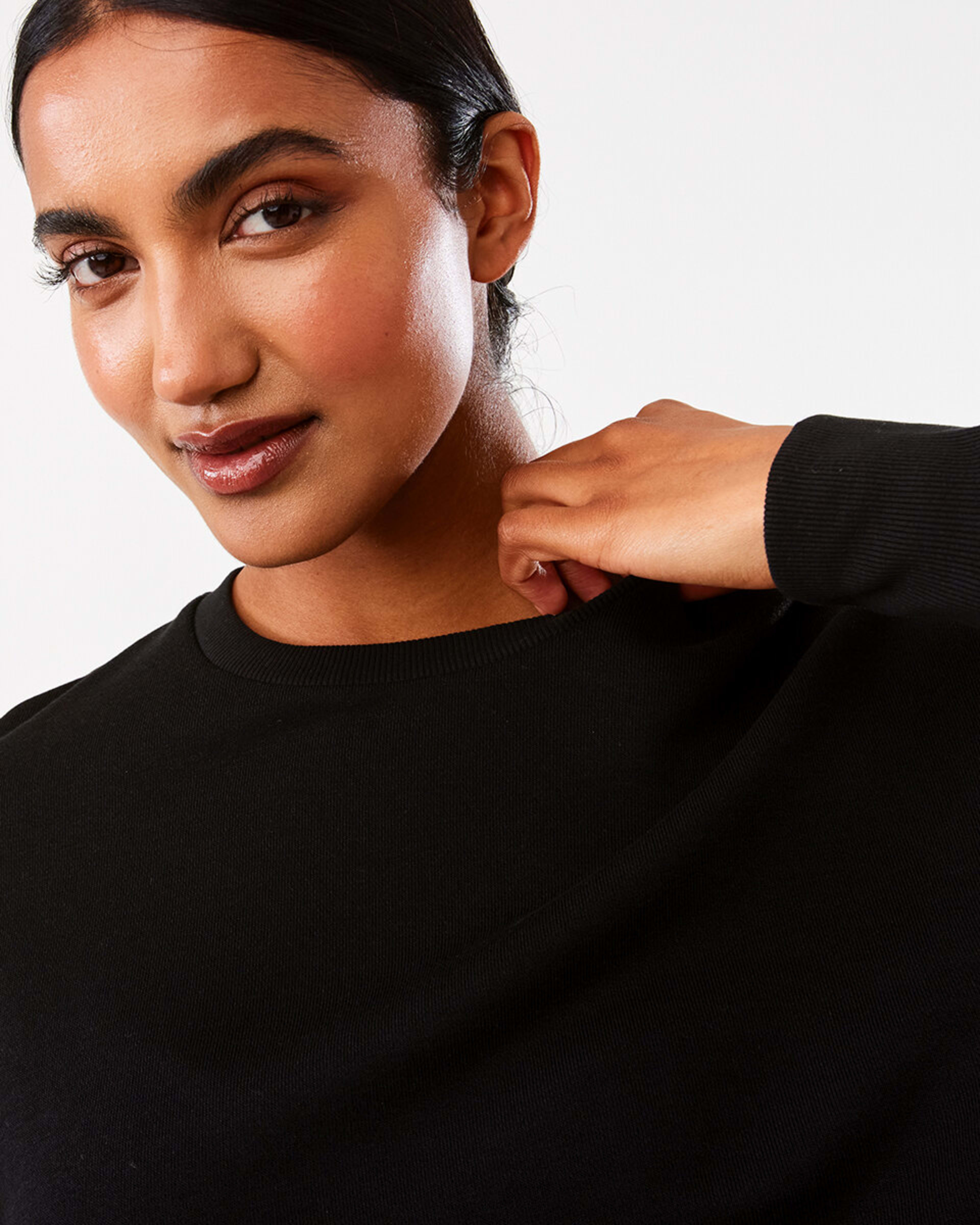 7 Active Womens Cropped Crew Neck Relaxed Sweatshirt Black, 7 of 10