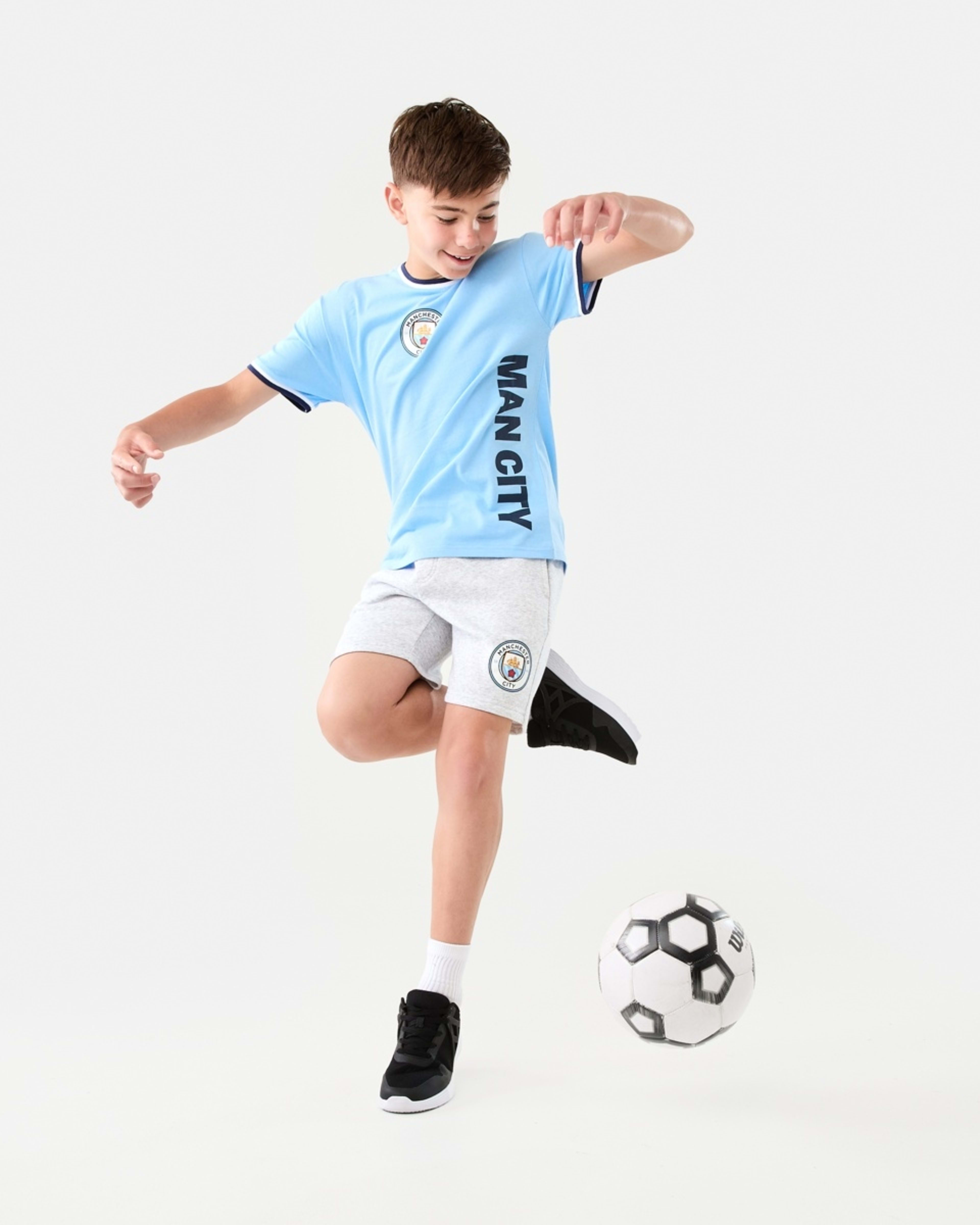 1 Official EPL Kids Shorts Man City, 1 of 10