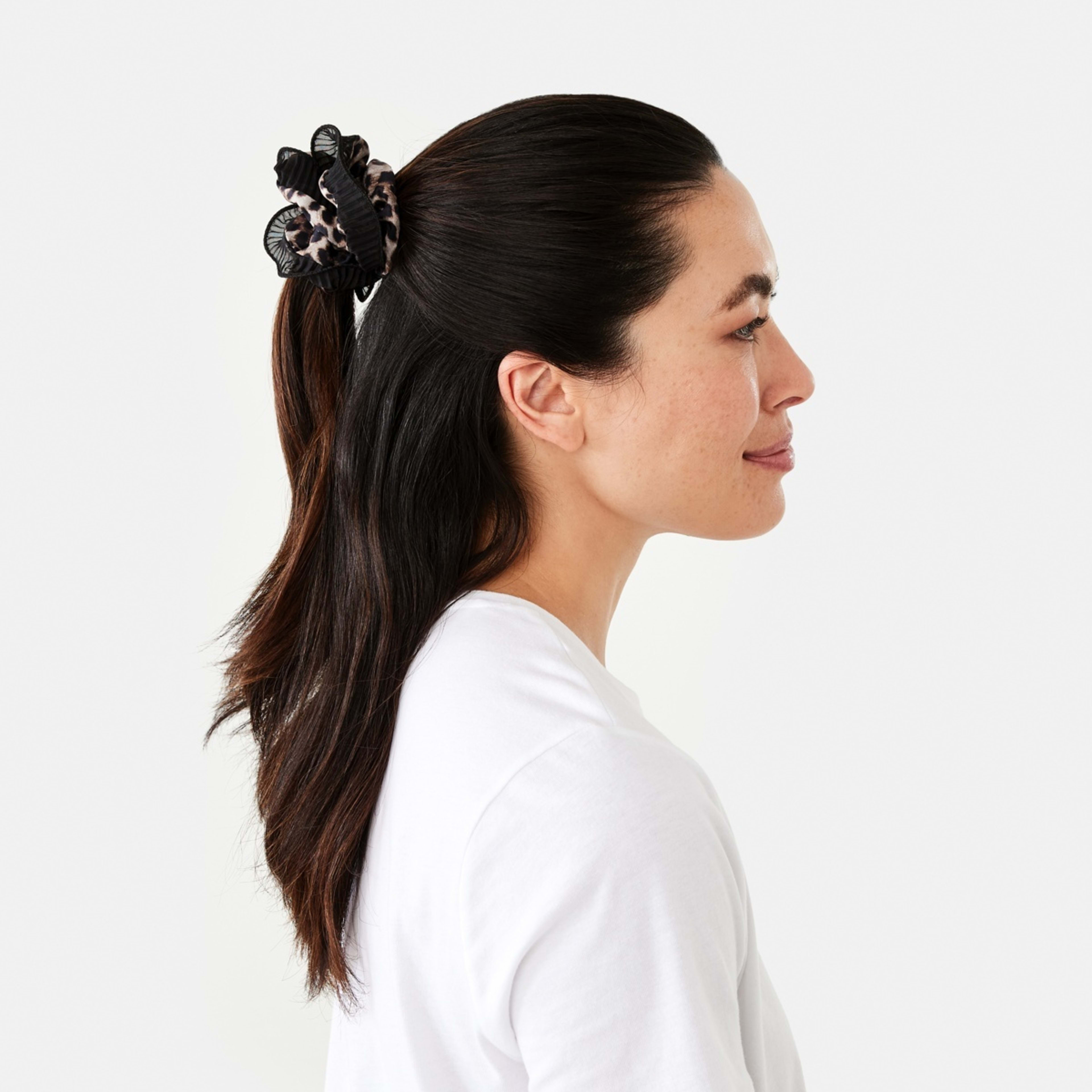 3 2 Pack Leopard Print Hair Scrunchies - Black and Red, 3 of 4