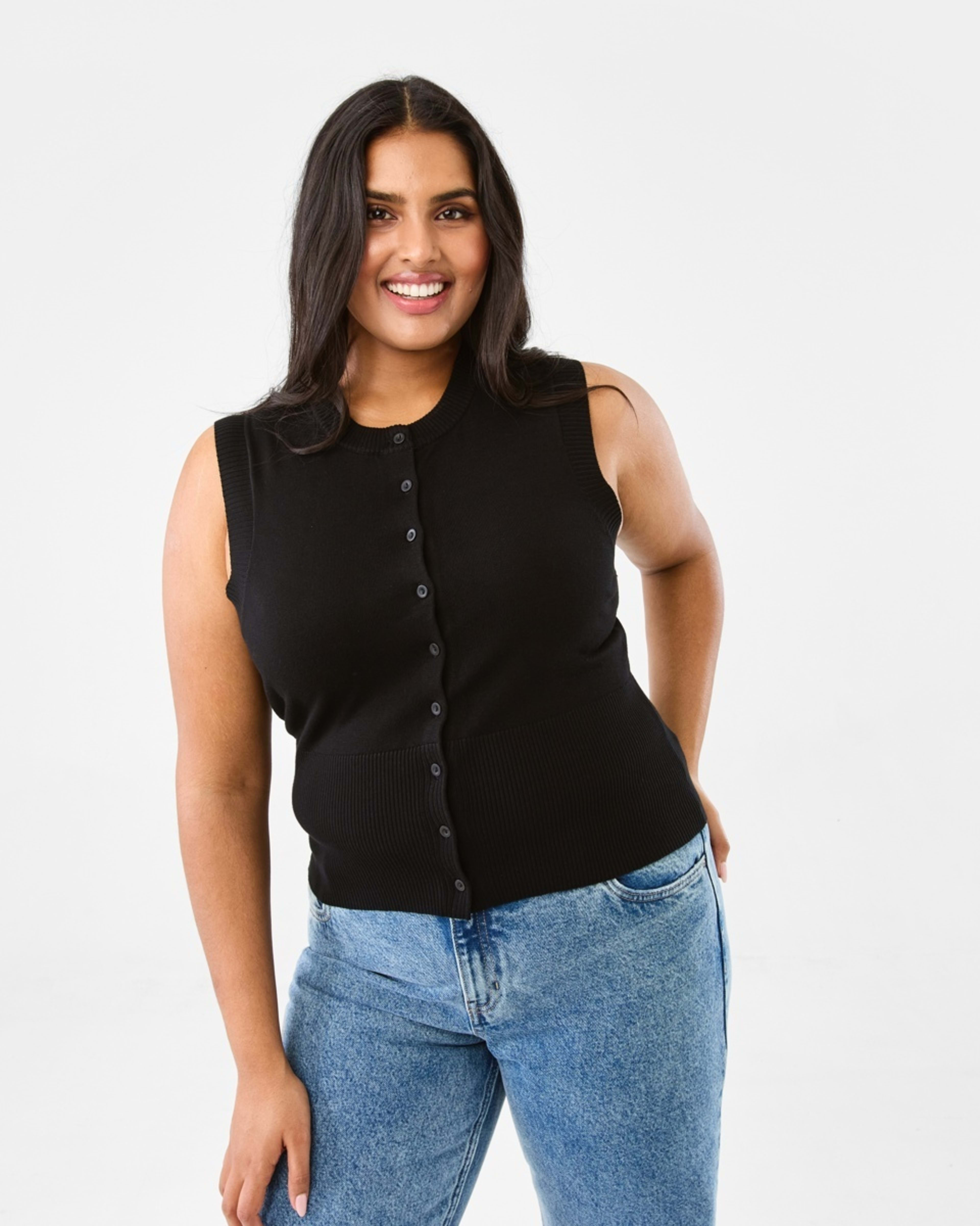 3 Sleeveless Fitted Vest Black, 3 of 10