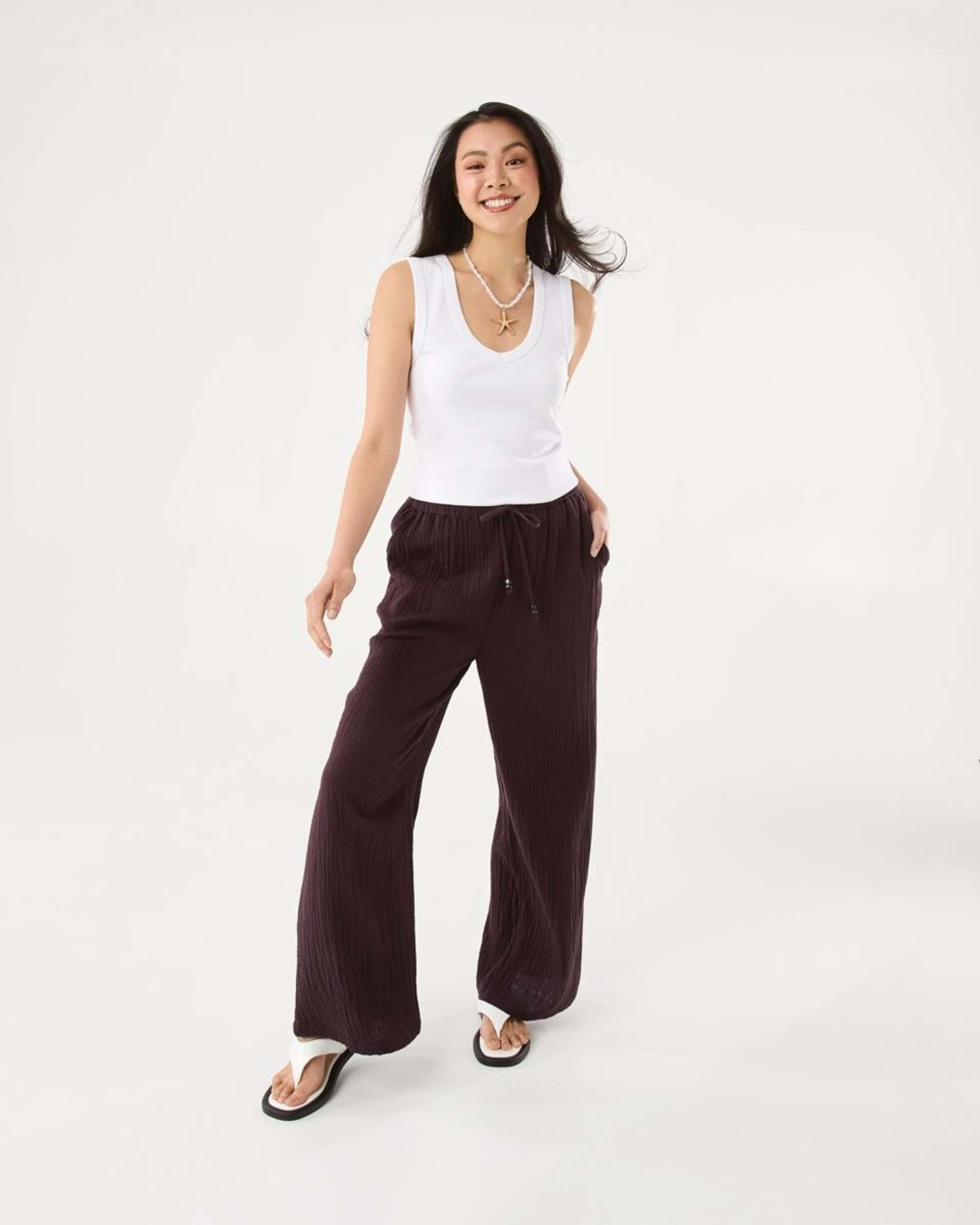 2 Sleeveless Elevated V-Neck Top White, 2 of 7