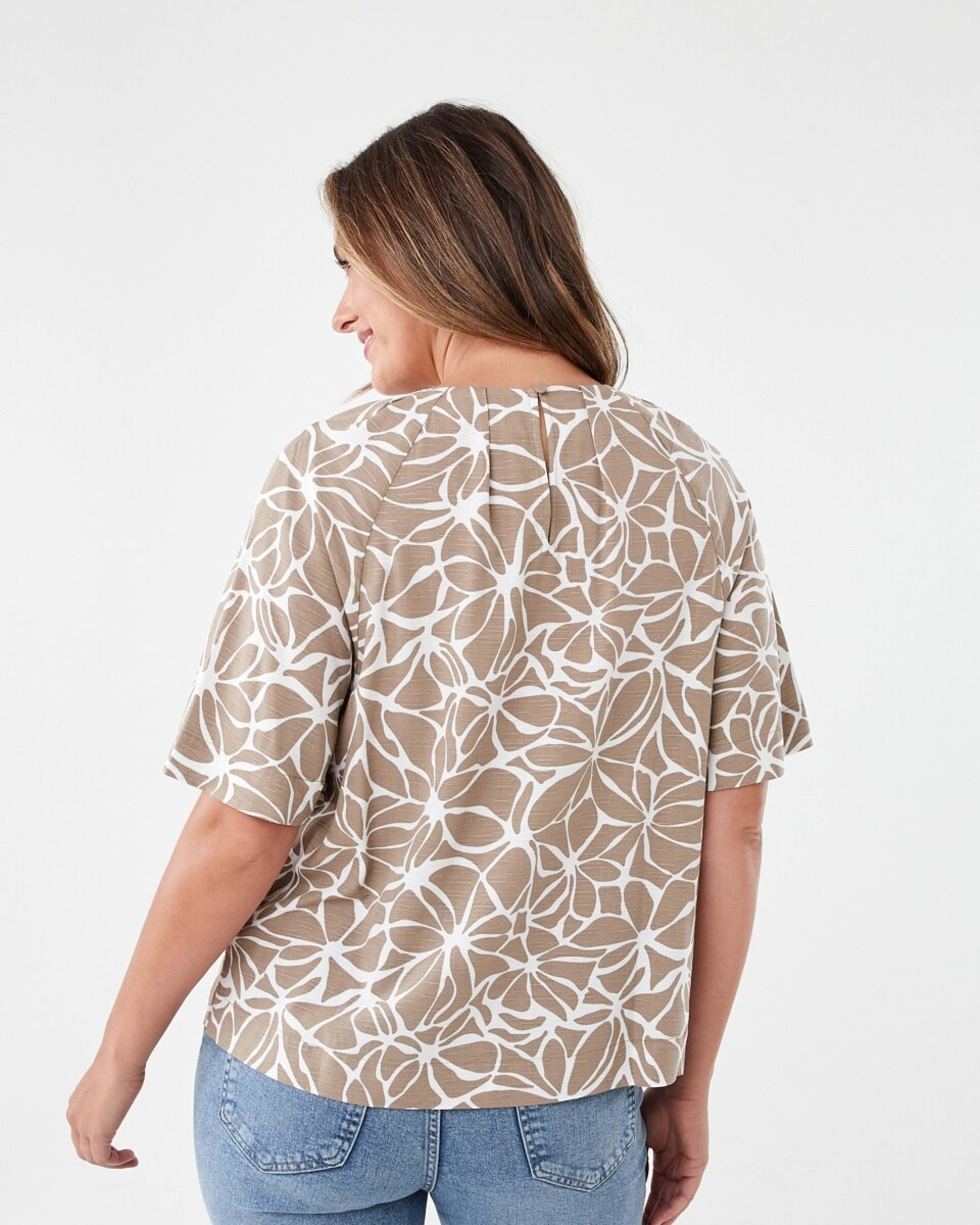 3 Short Sleeve Tuck Top BROKEN FLORAL DUNE BEIGE, 3 of 6