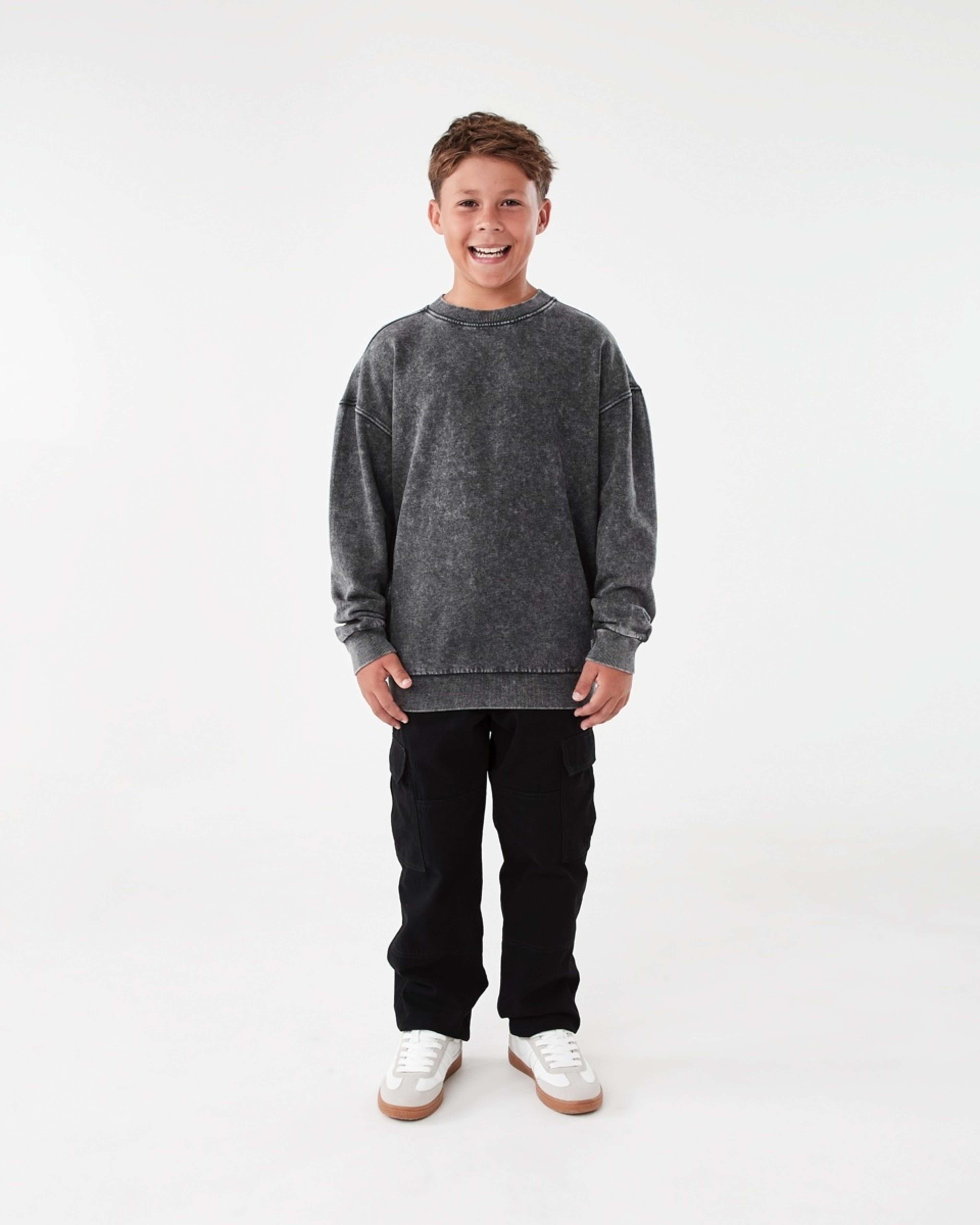 5 Oversized Washed Crew Neck Sweatshirt Black, 5 of 6