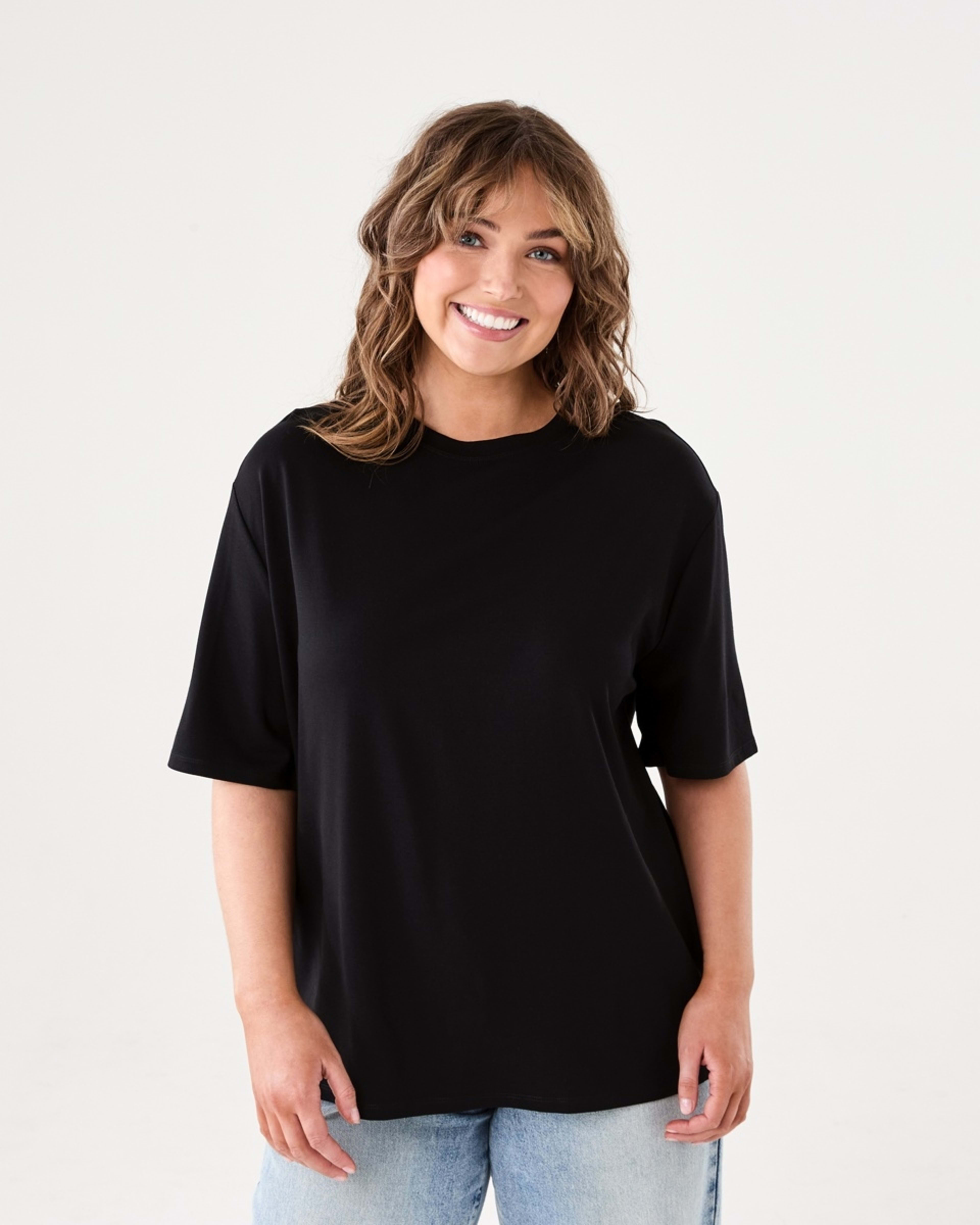 1 Short Sleeve Elevated T-shirt Black