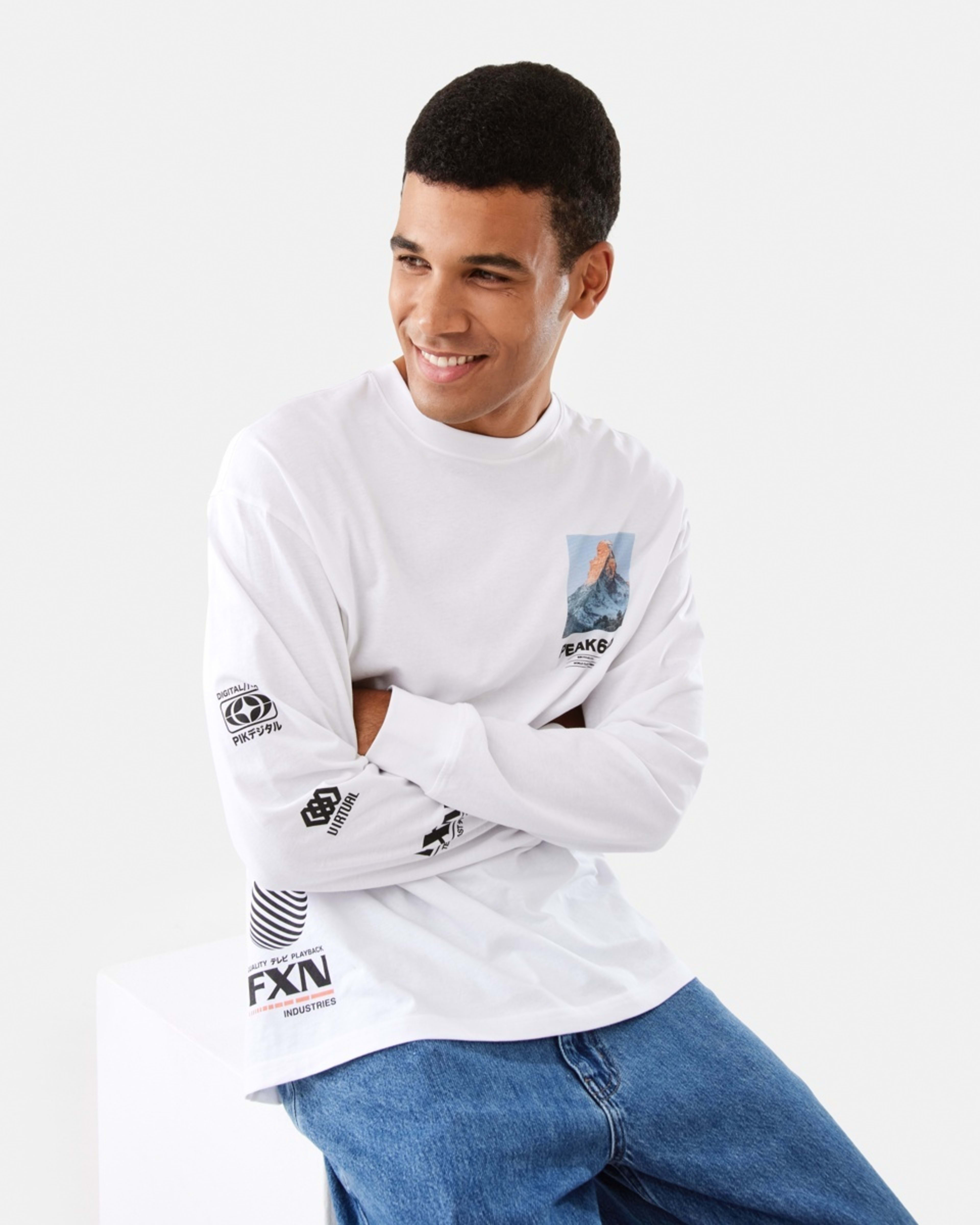 10 Long Sleeve Oversized Graphic T-shirt White, 10 of 10