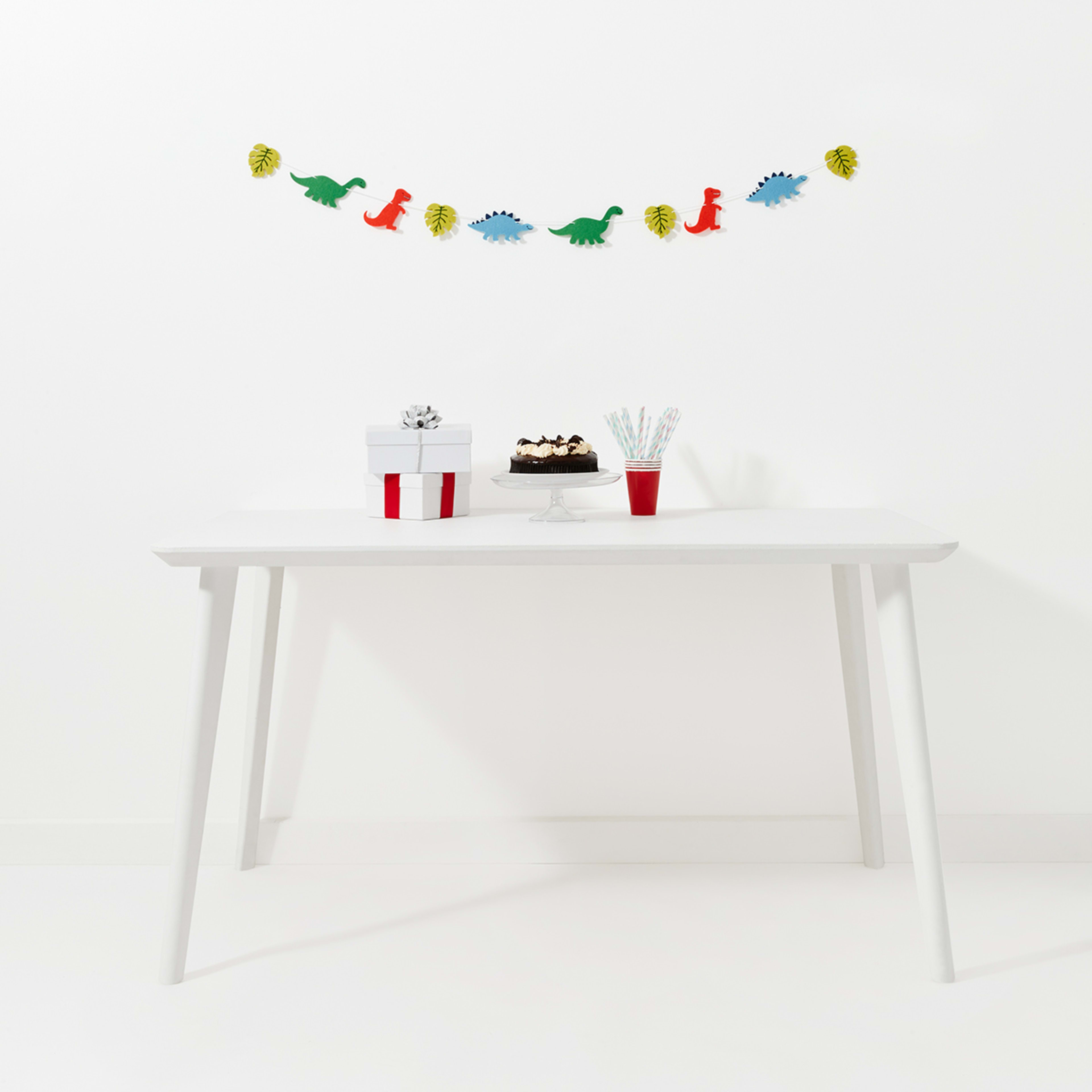1 Dino Felt Bunting