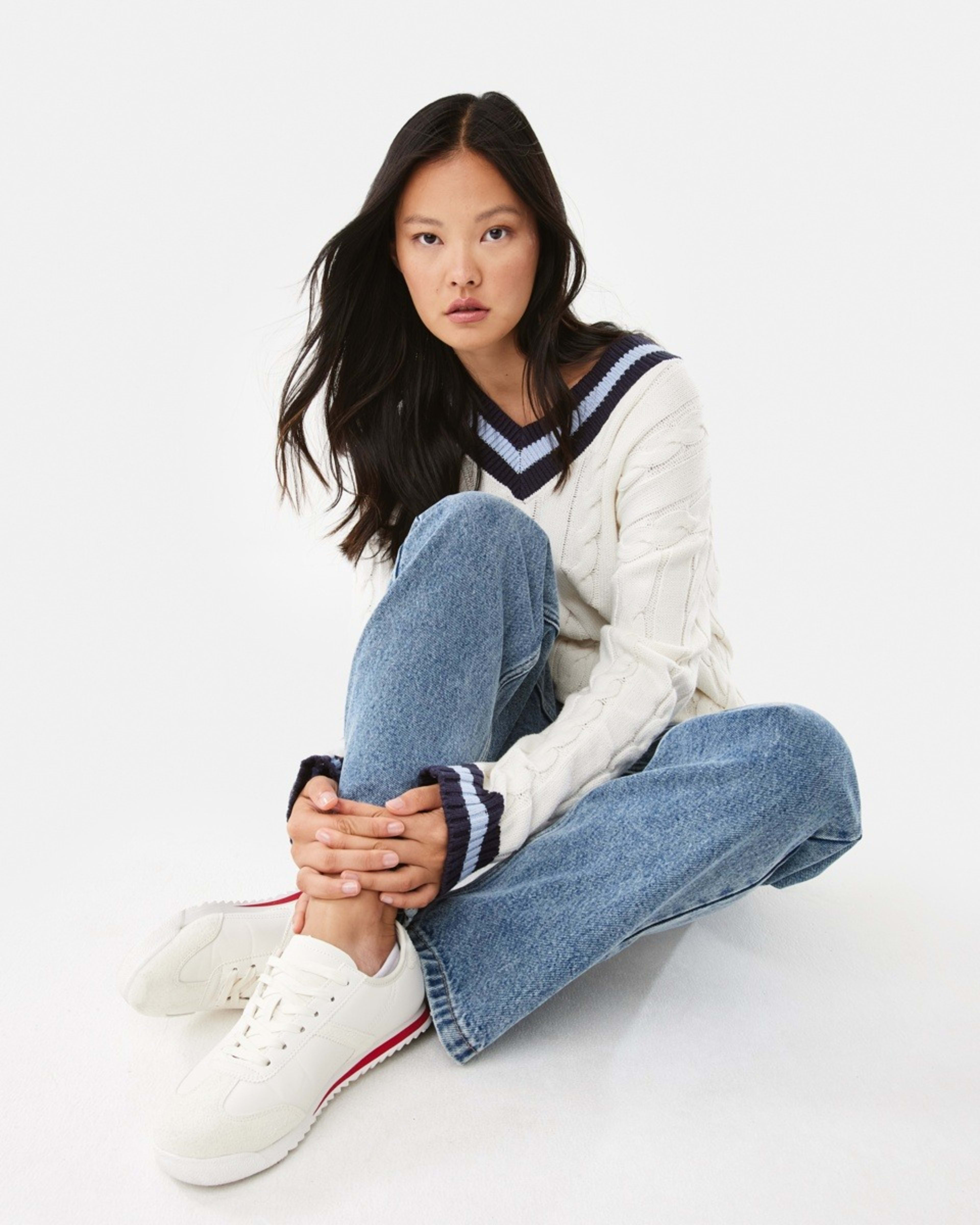 9 Cable V-Neck Jumper Ecru Tip, 9 of 10