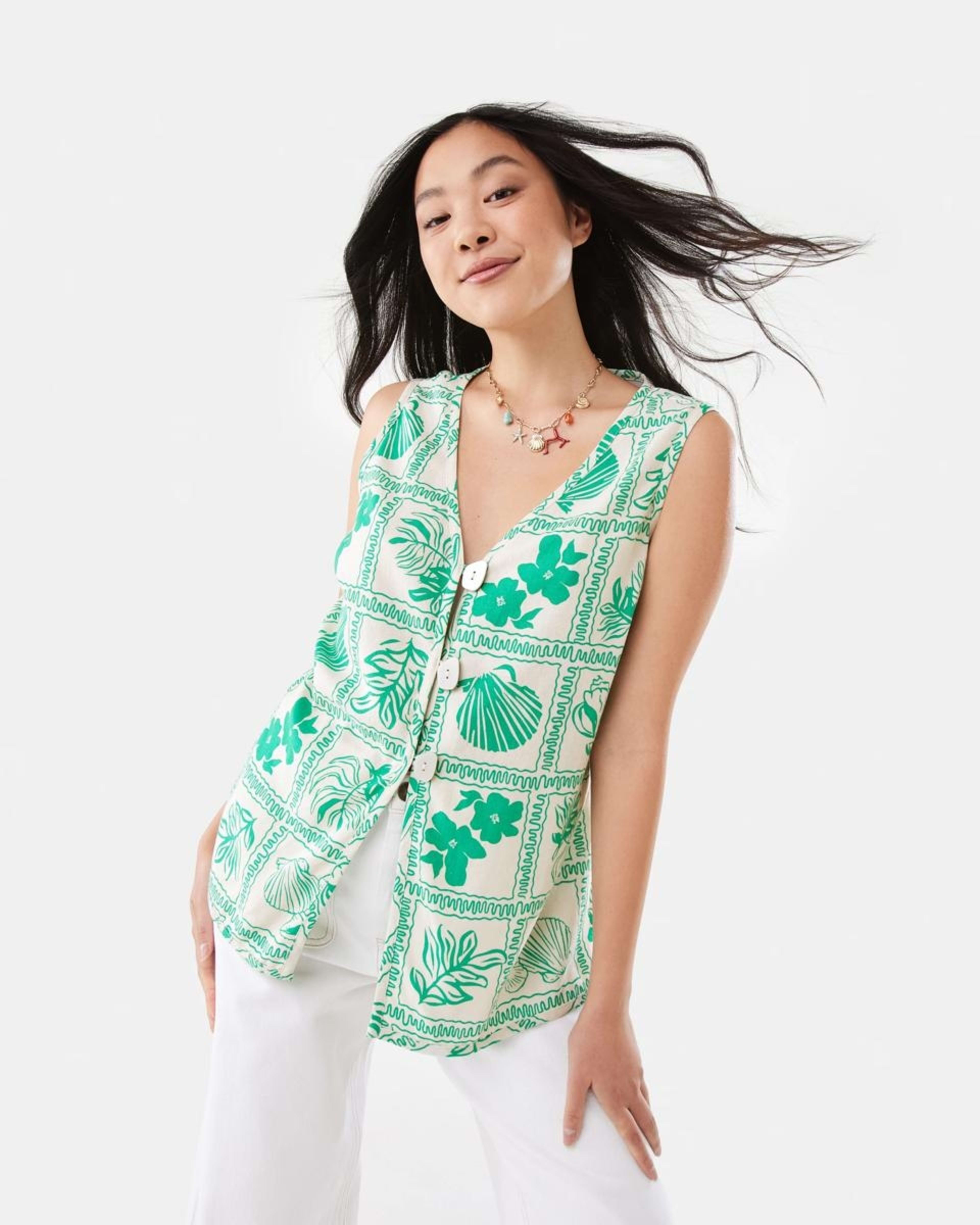 1 Sleeveless Button Detail Vest SHELL GEO SIMPLY GREEN