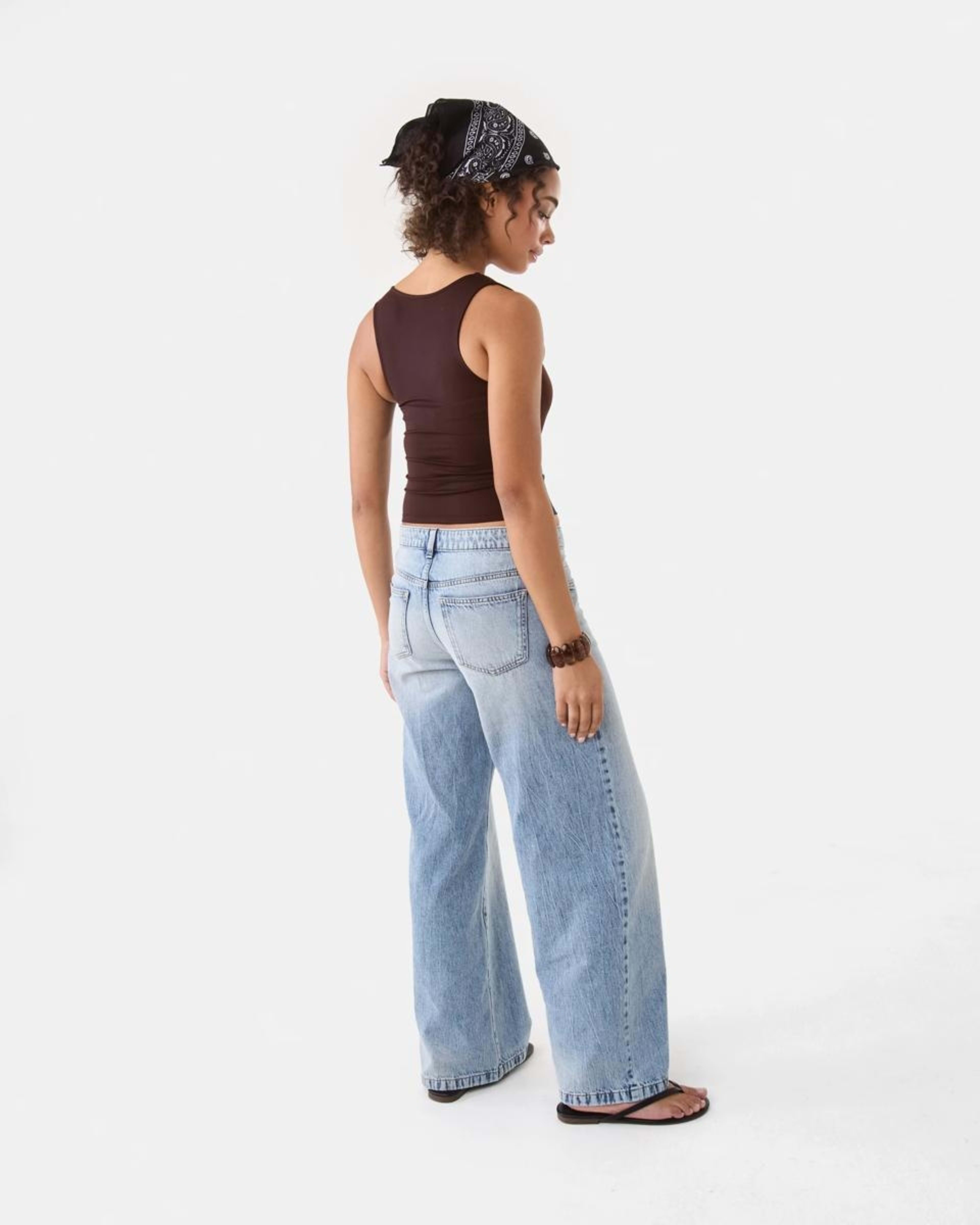 4 Contour V-Neck Shelf Tank Choc Plum, 4 of 7