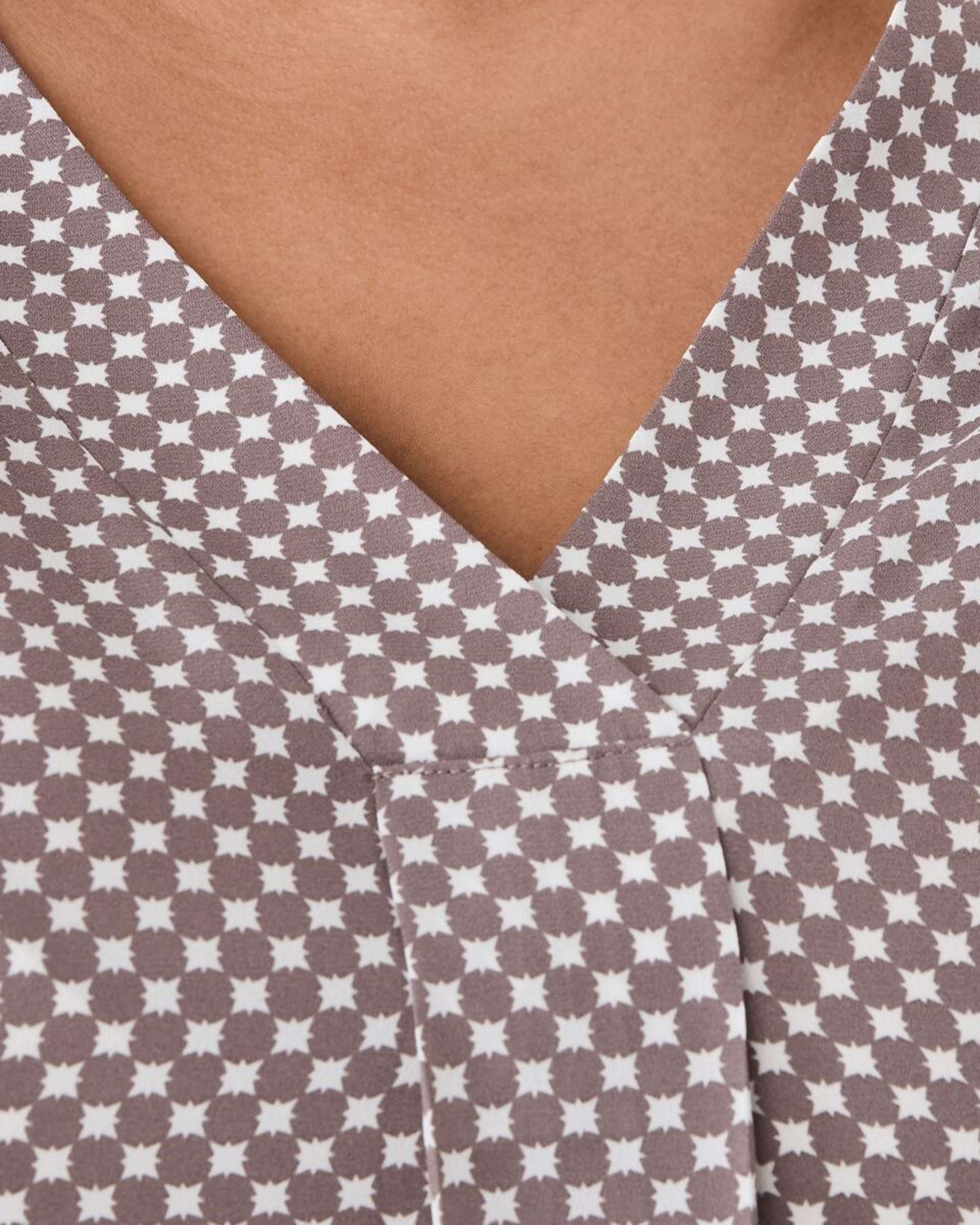 5 Curve Short Sleeve Woven Button Cuff Top Geo Deep Taupe Curve, 5 of 6