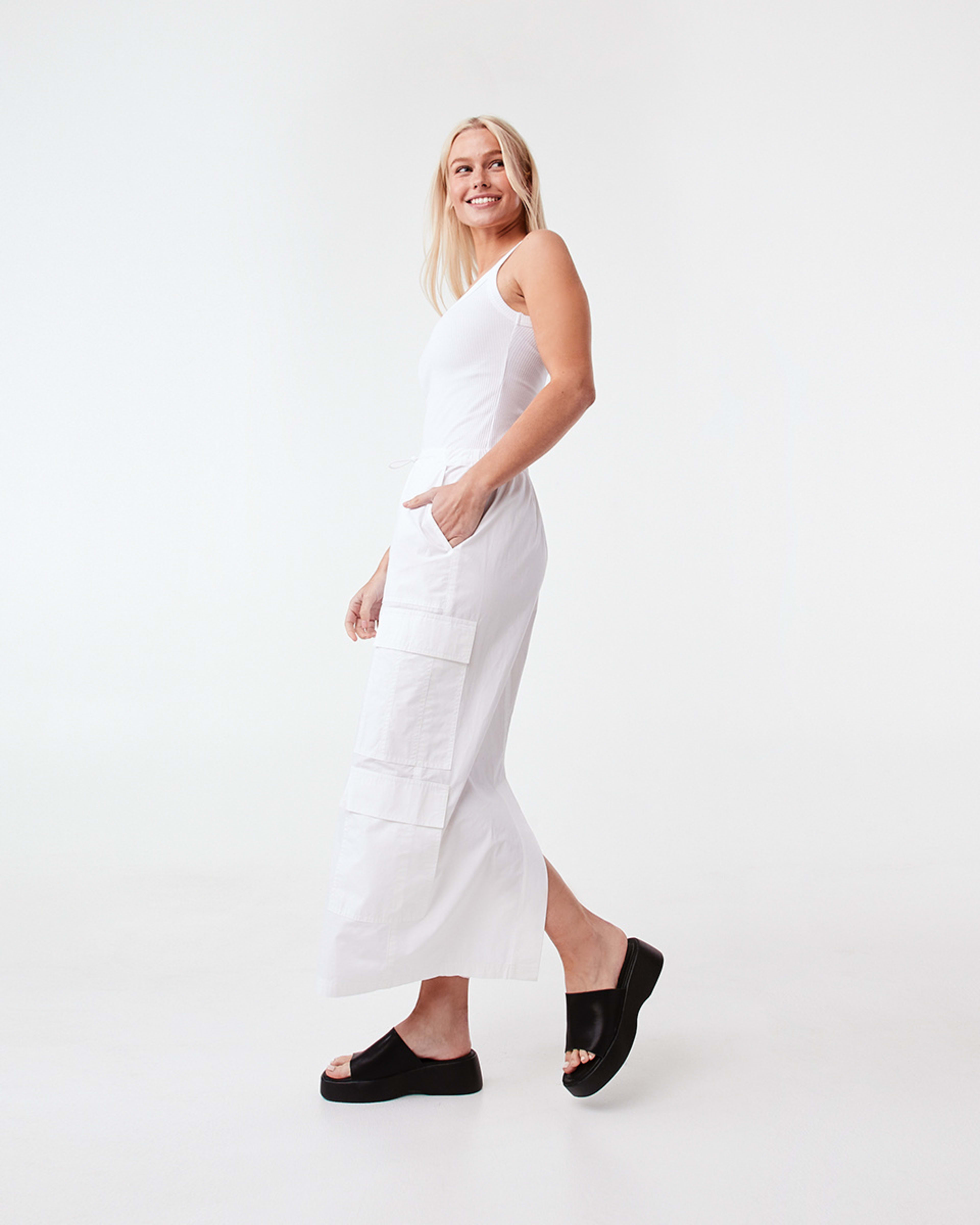 6 Sleeveless Rib Scoop Cami Top White, 6 of 9
